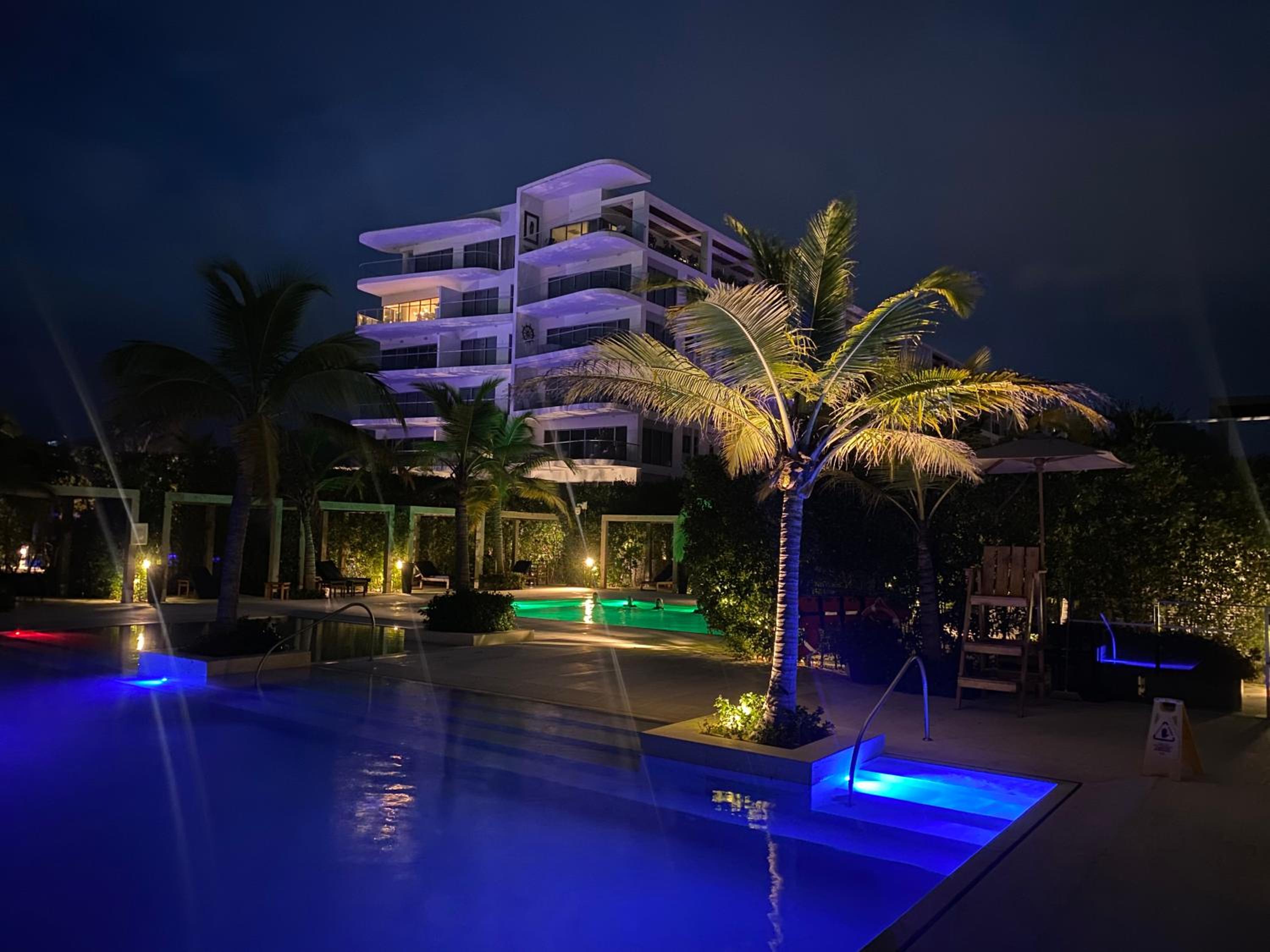 !Condominio de Lujo! Playa + Piscinas + Natural