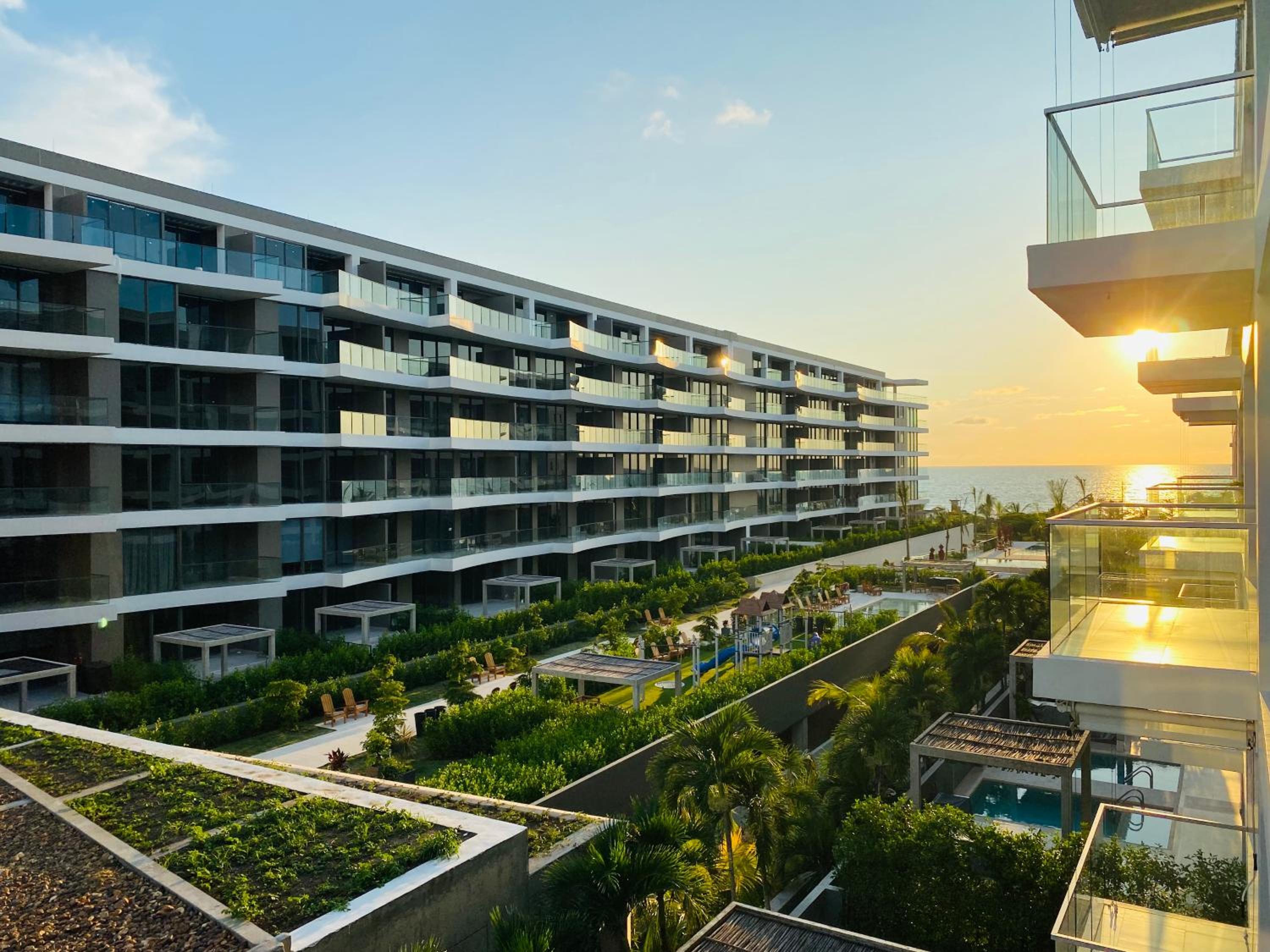!Condominio de Lujo! Playa + Piscinas + Natural