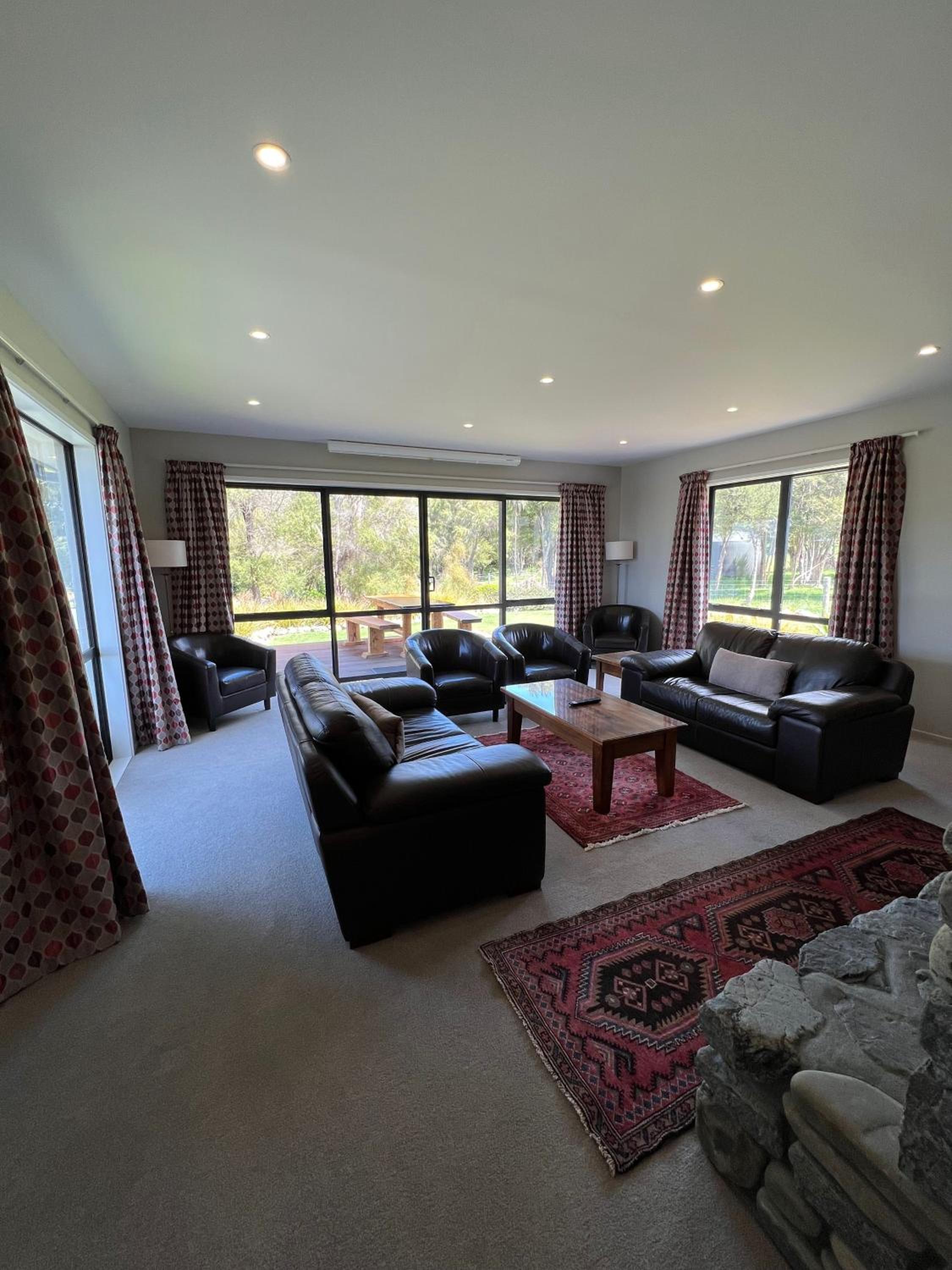Manakau Lodge