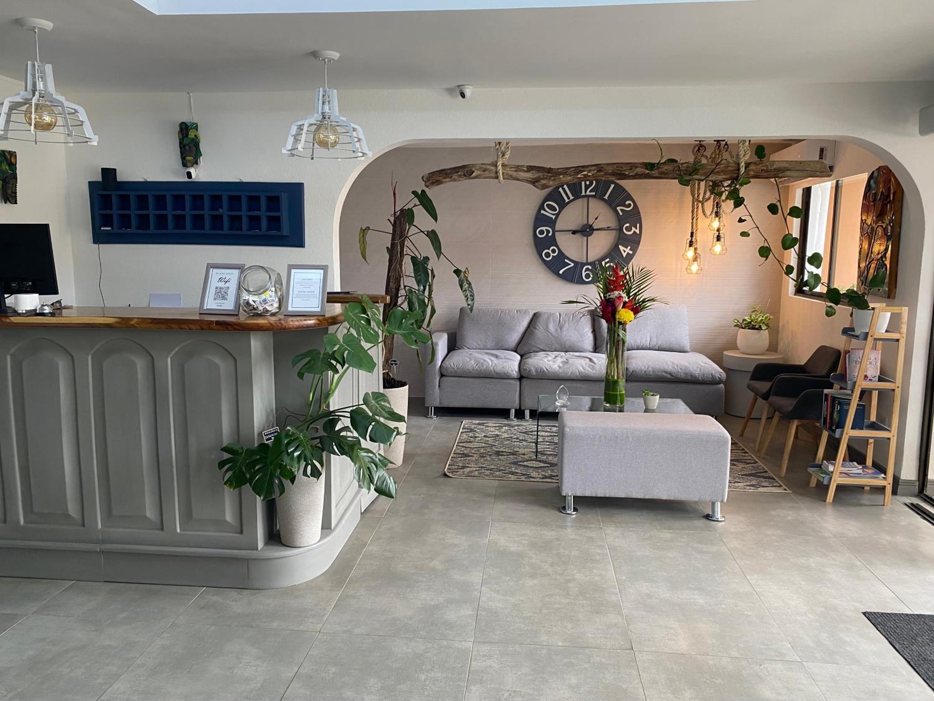 Hotel Berlor Airport Inn - Image 1