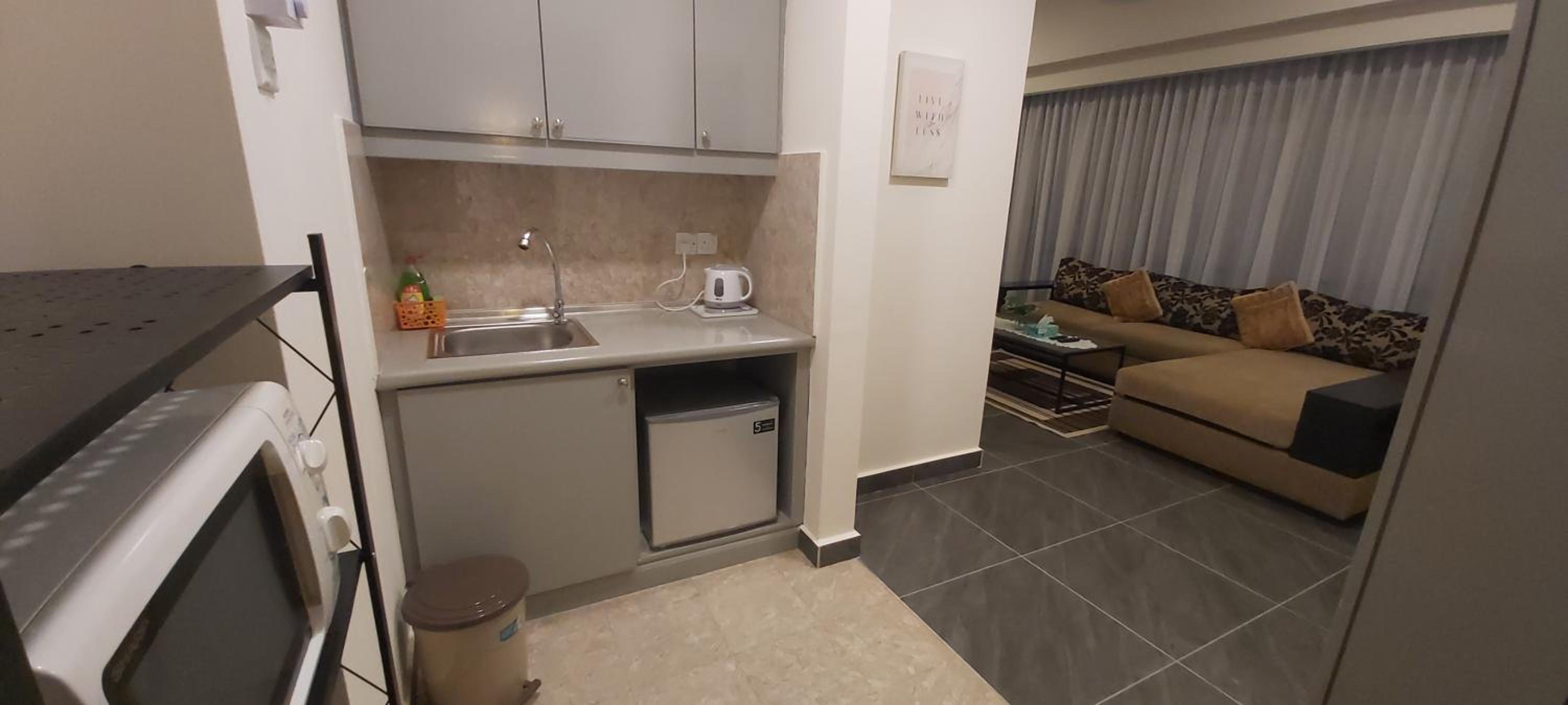 Rihanna service suite at times square