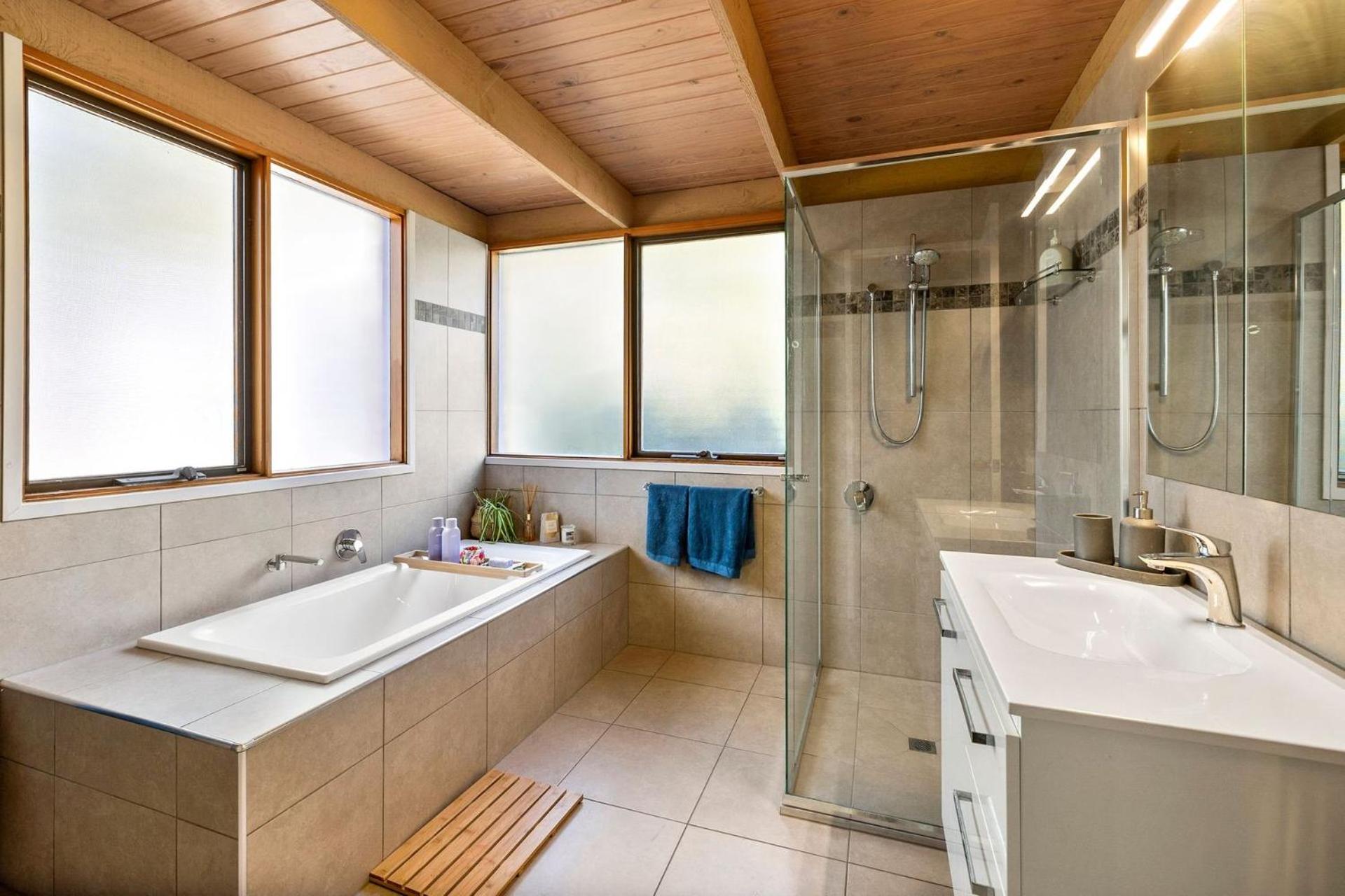 Breamlea Beach House 3
