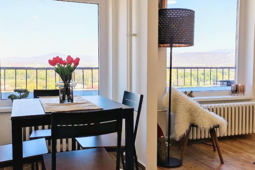 Tizza apartment - Modern flat above the city center view 2
