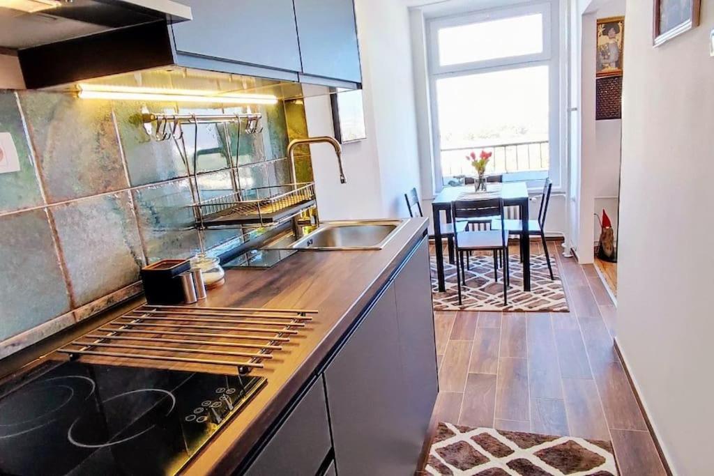 Tizza apartment - Modern flat above the city center view 3
