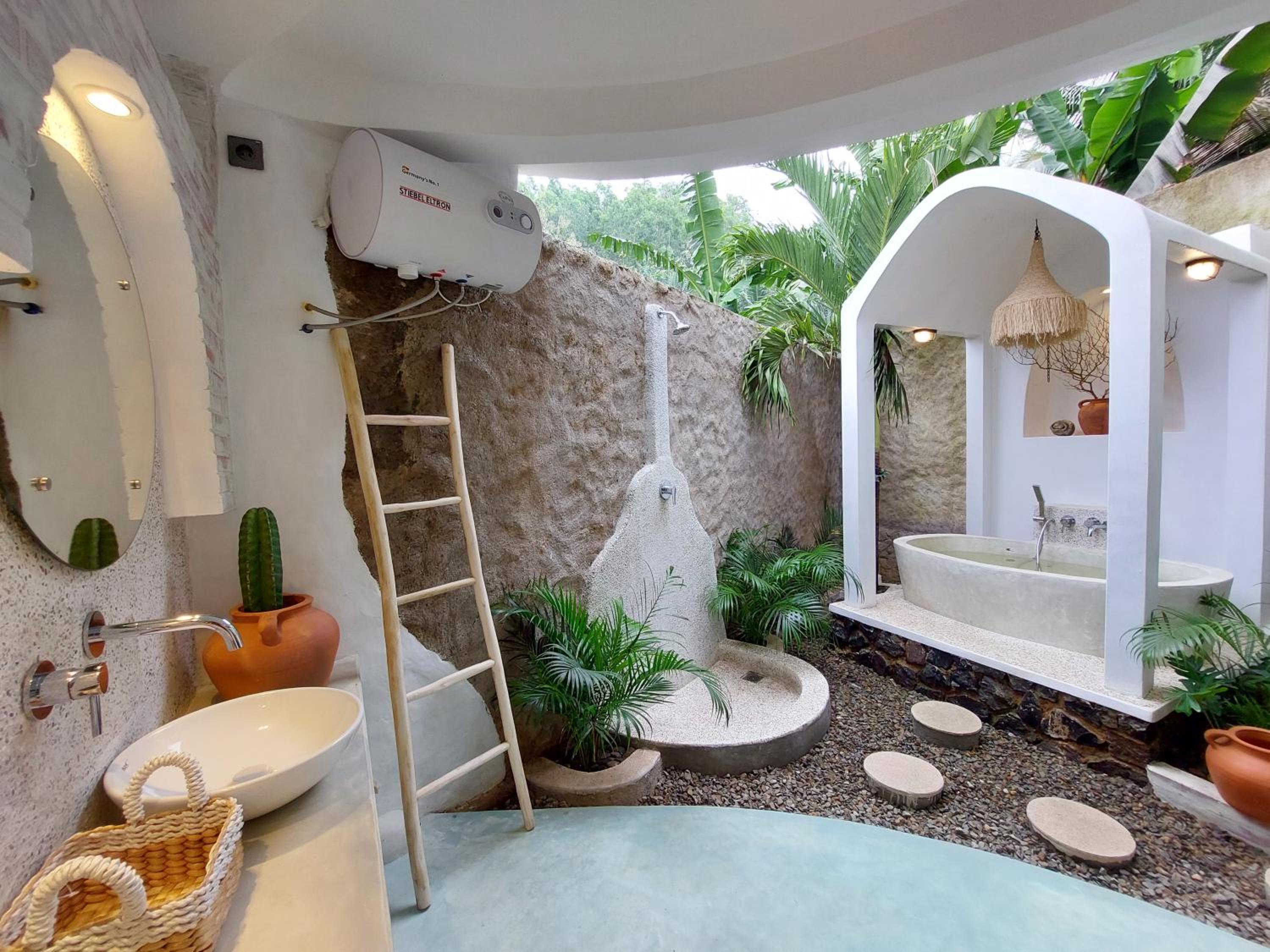 OMA WATU DOME VILLAS view 3