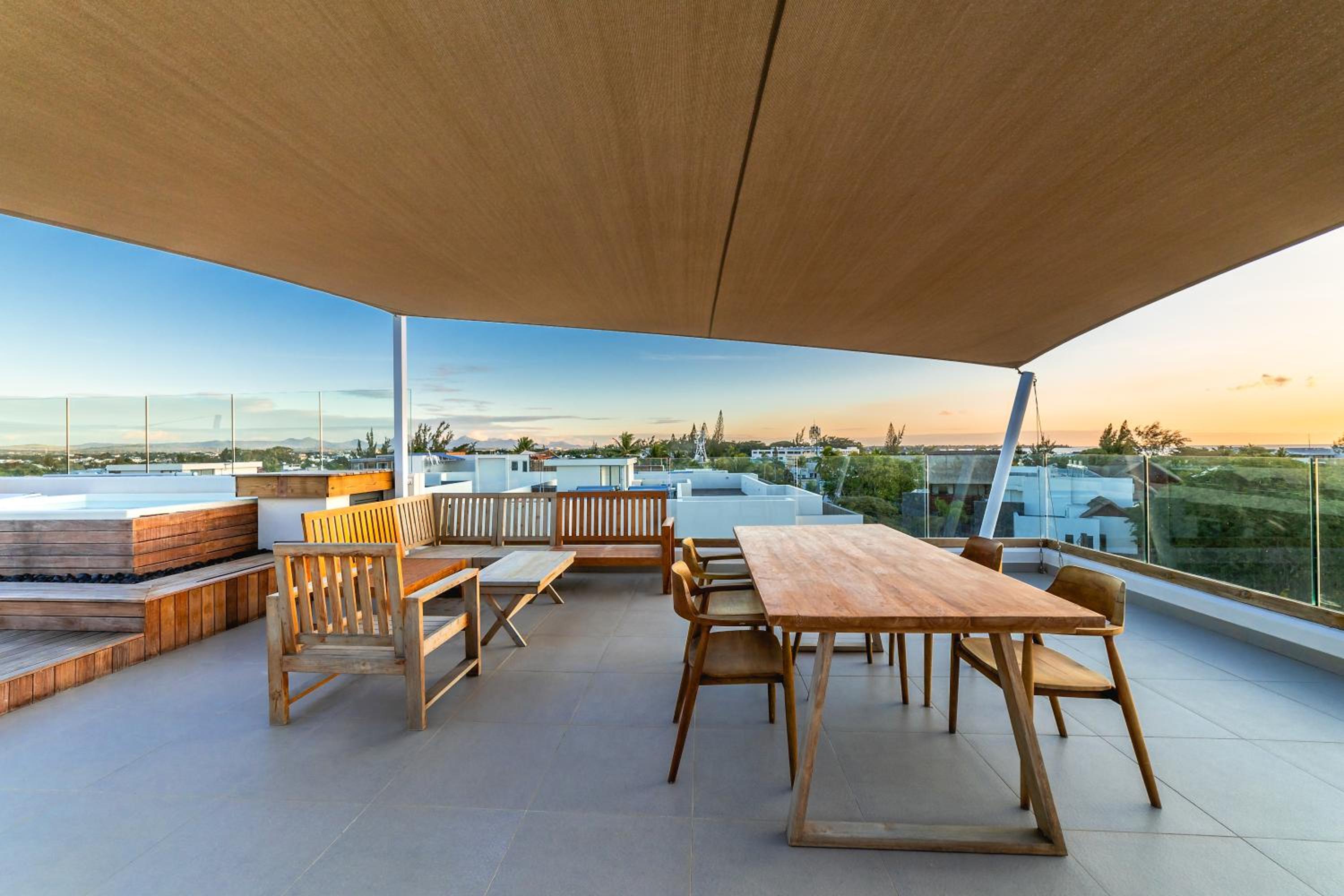 Penthouse 13 - One Bay Residence with private rooftop terrace and dip in pool view 5