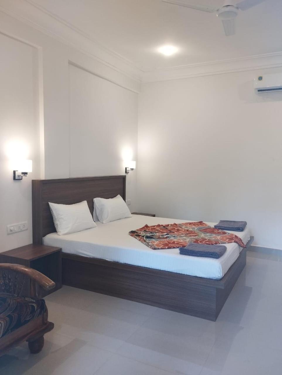 Morjim Sunset Hotel