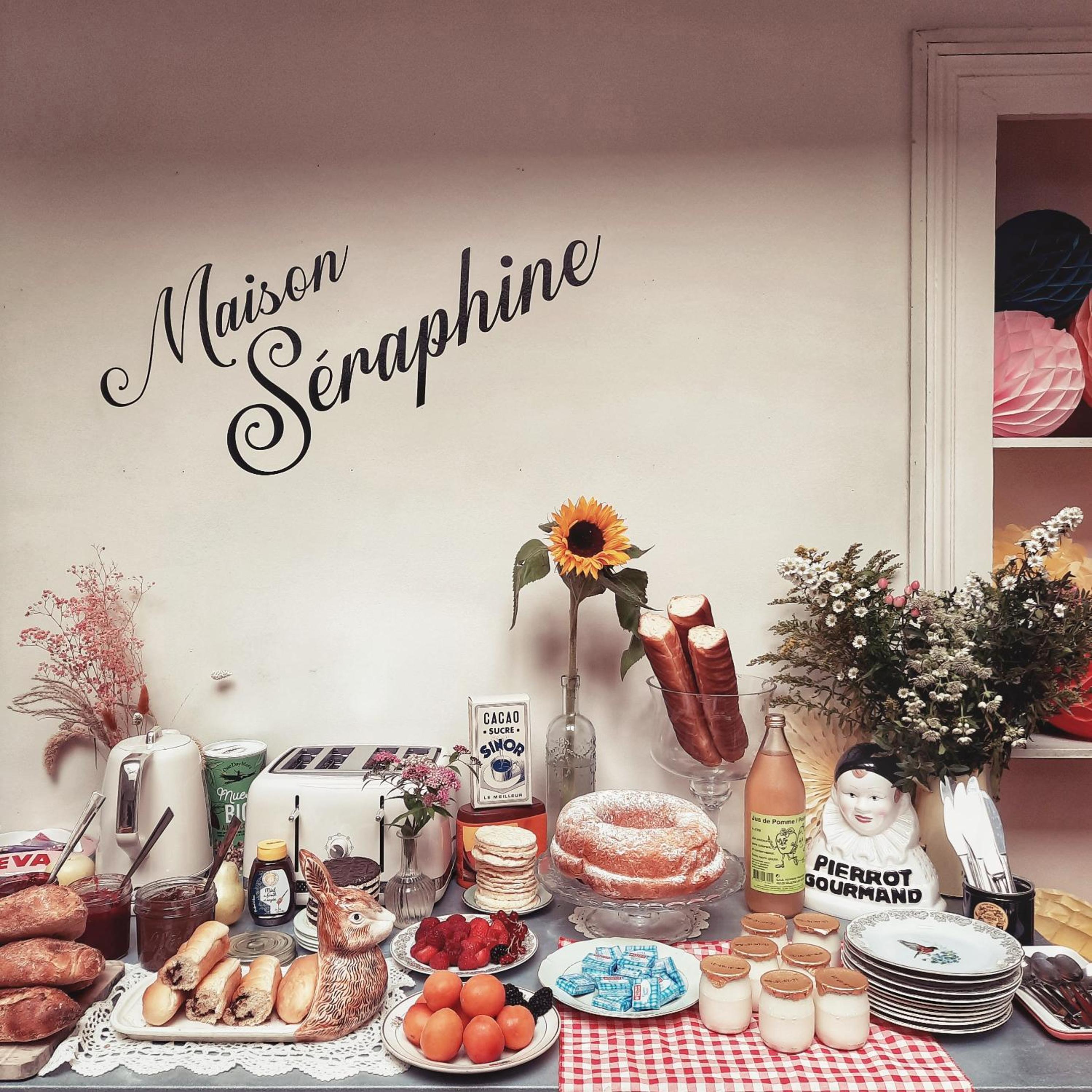 Maison Séraphine - Guest house - Bed and Breakfast view 2