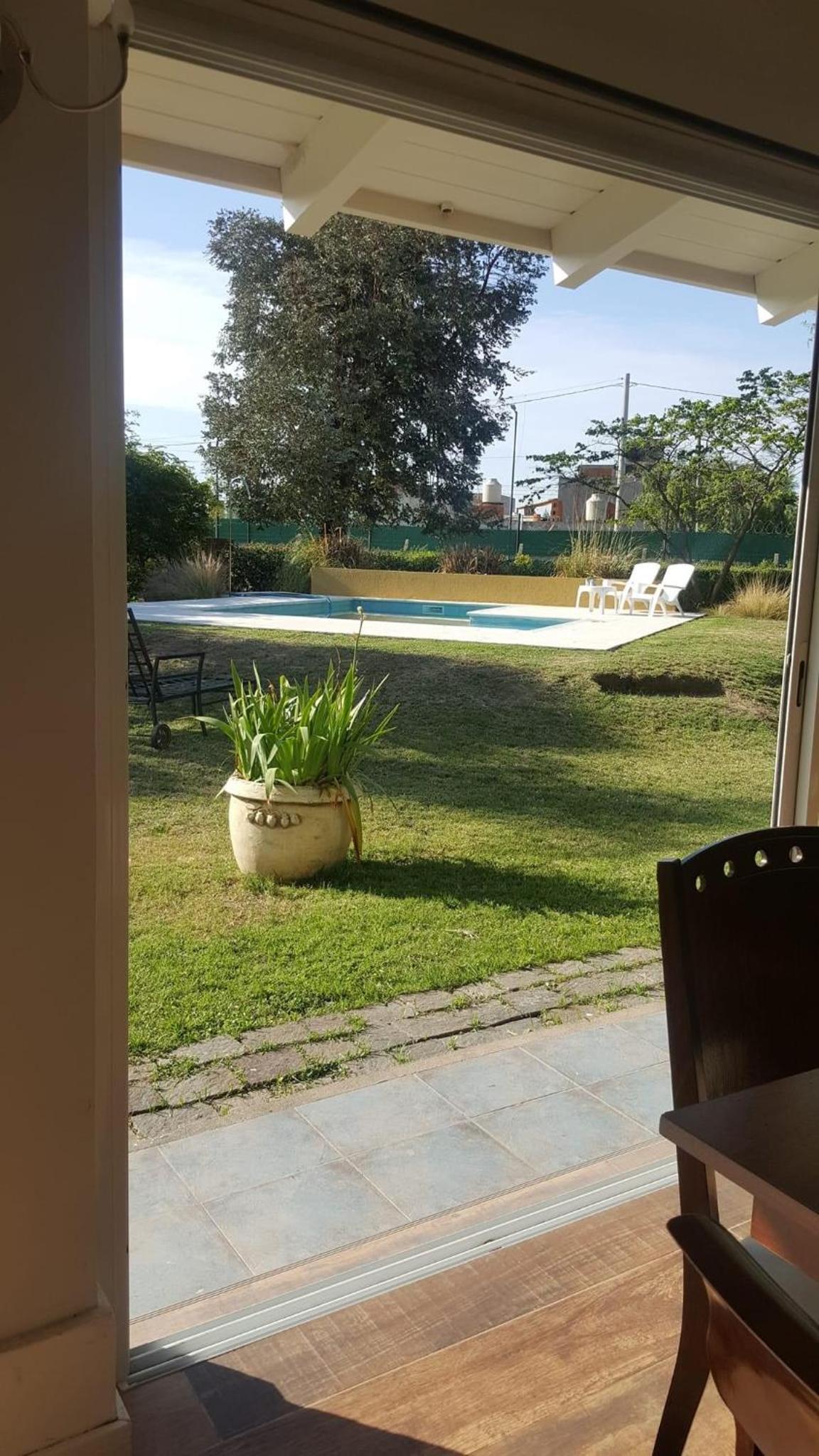 CASA 6 A Malibú 3km del Aeropuerto Podes dejar tu auto