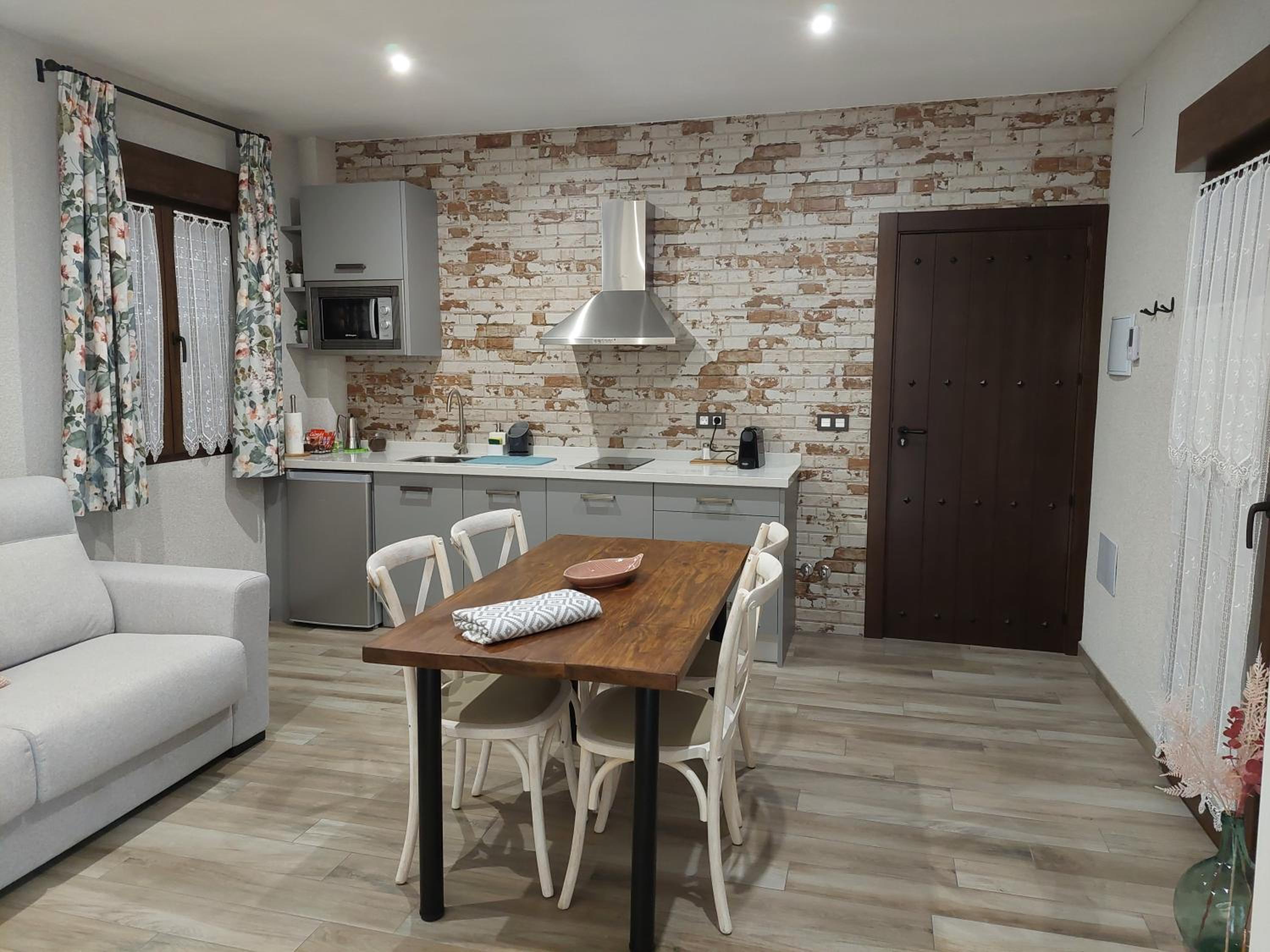 Apartamentos Turísticos El AOVE