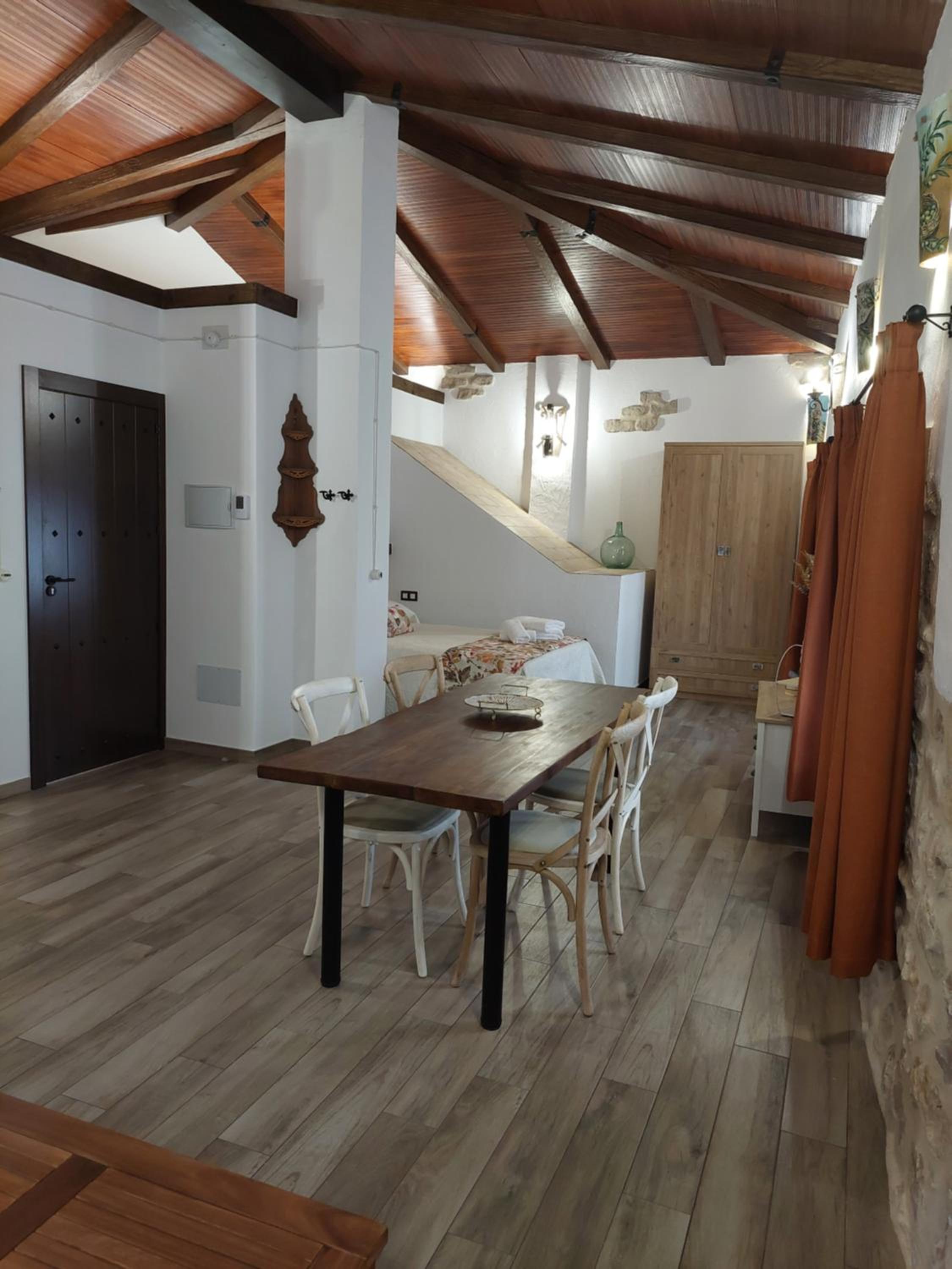 Apartamentos Turísticos El AOVE