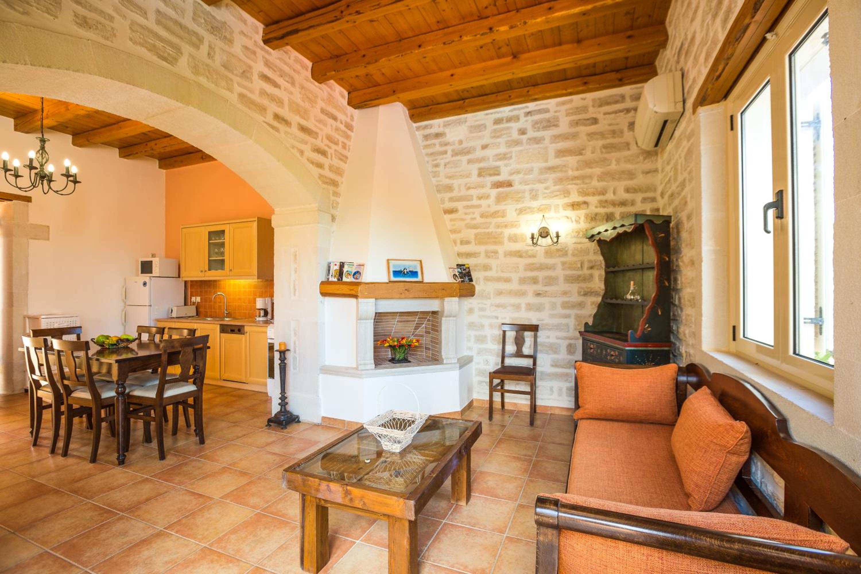 Maroulas Villa Estate