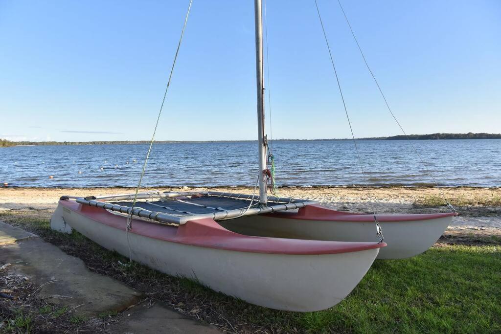 Royal Retreat Peaceful Lakefront