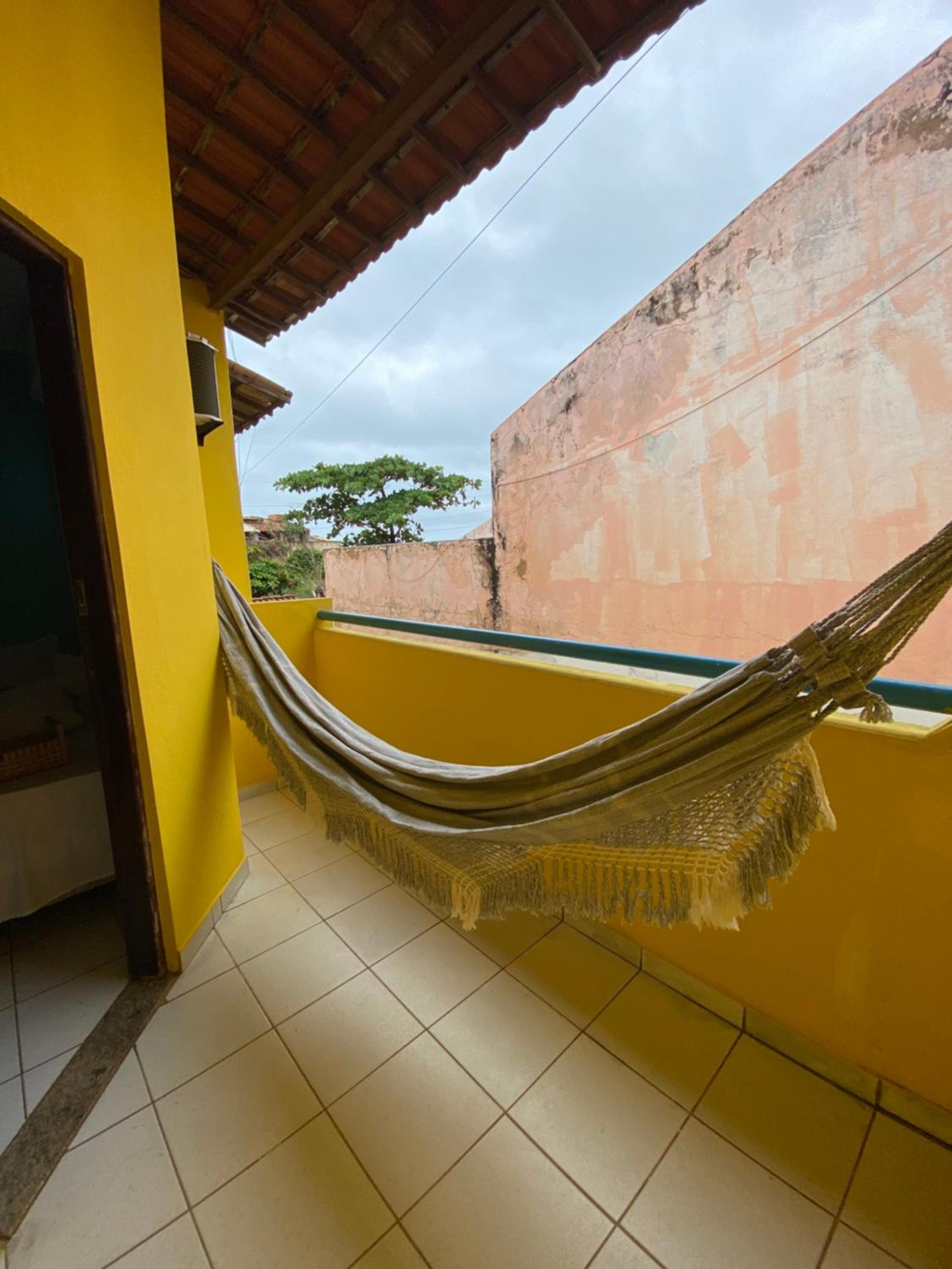 Duplex em condomínio no Barra Mar