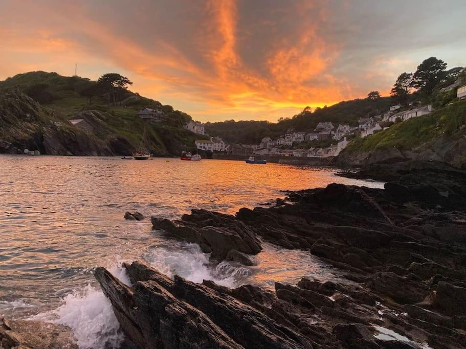 Bijou Coastal Apartment in Polperro With Hot Tub, Onsite Parking 5 min Downhill Walk To Village view 2
