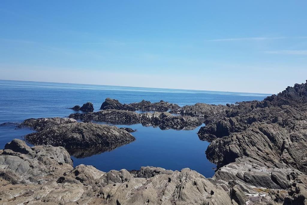 Bijou Coastal Apartment in Polperro With Hot Tub, Onsite Parking 5 min Downhill Walk To Village view 4