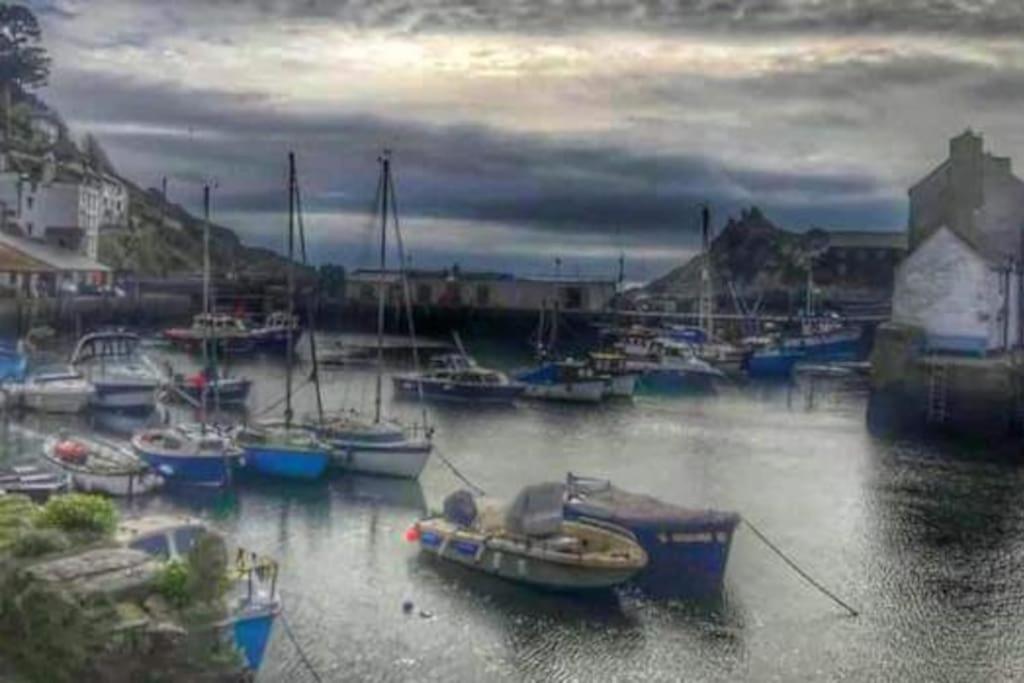 Bijou Coastal Apartment in Polperro With Hot Tub, Onsite Parking 5 min Downhill Walk To Village view 5