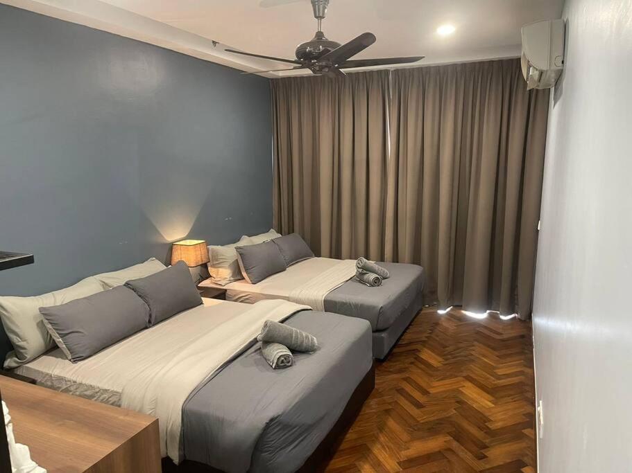 Deluxe Seaview Suite Twin Bed by The Only Bnb photo 6
