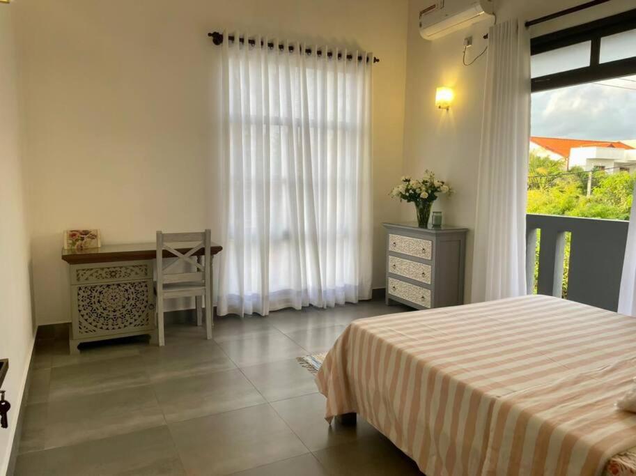 Lovely 2-bedroom holiday home with free parking. view 3