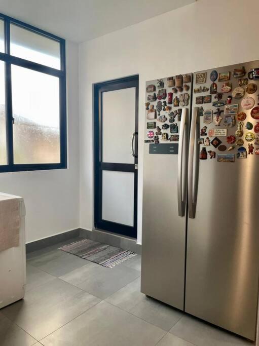 Lovely 2-bedroom holiday home with free parking. view 5