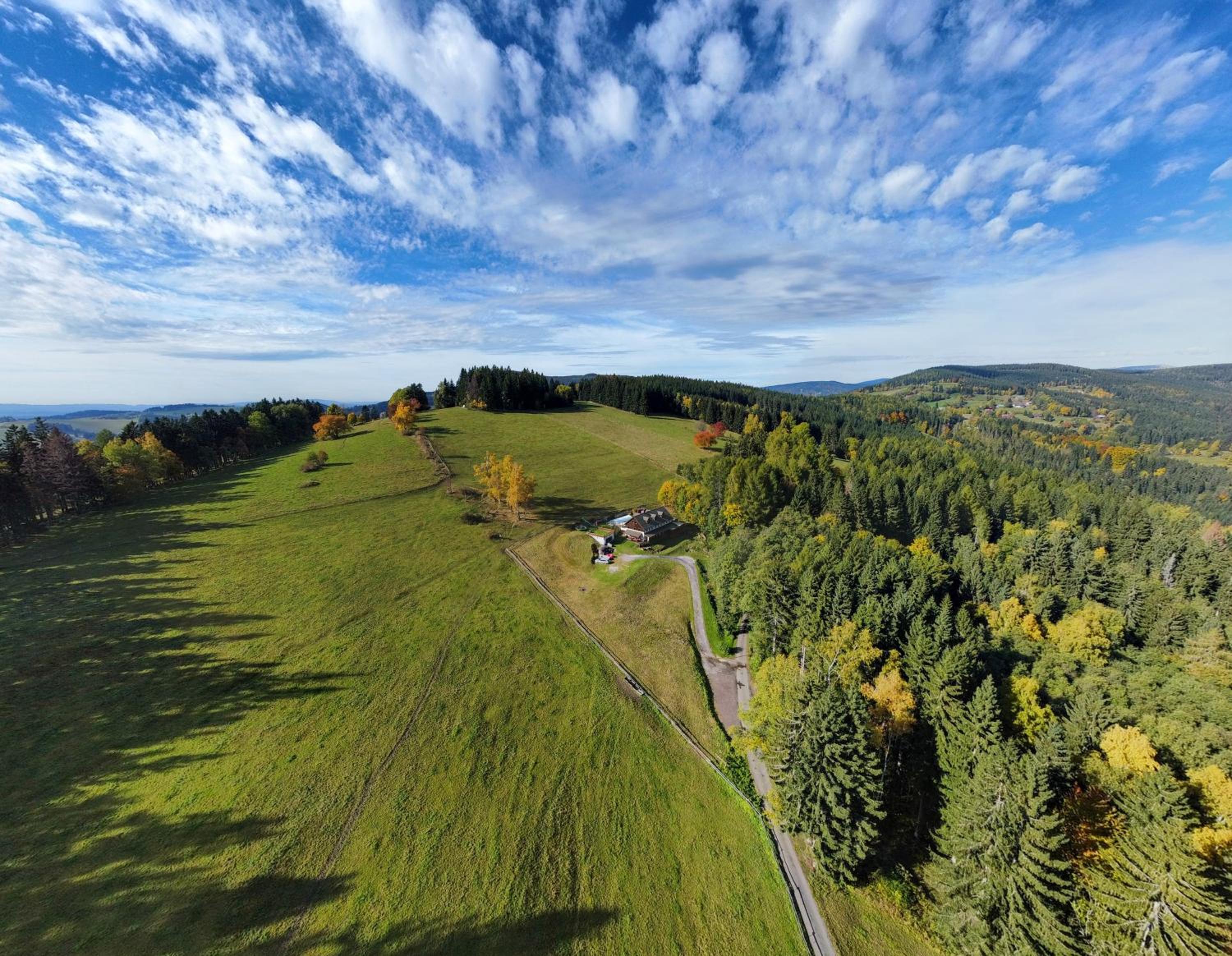 Chalupa Barborka - Národní park Krkonoše, sauna, bazén, dětské hřiště, gril, 6 pokojů, kuchyň, společenská místnost s krbem view 5