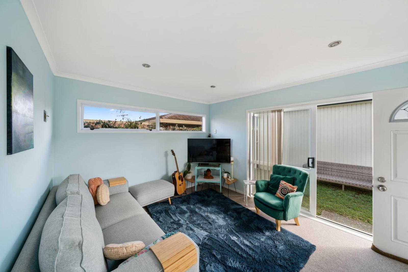 The Little Blue House - Half Moon Bay Holiday Home view 4