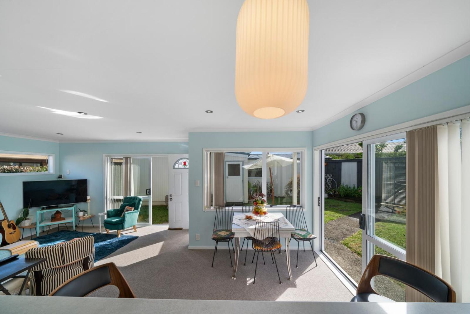 The Little Blue House - Half Moon Bay Holiday Home view 5