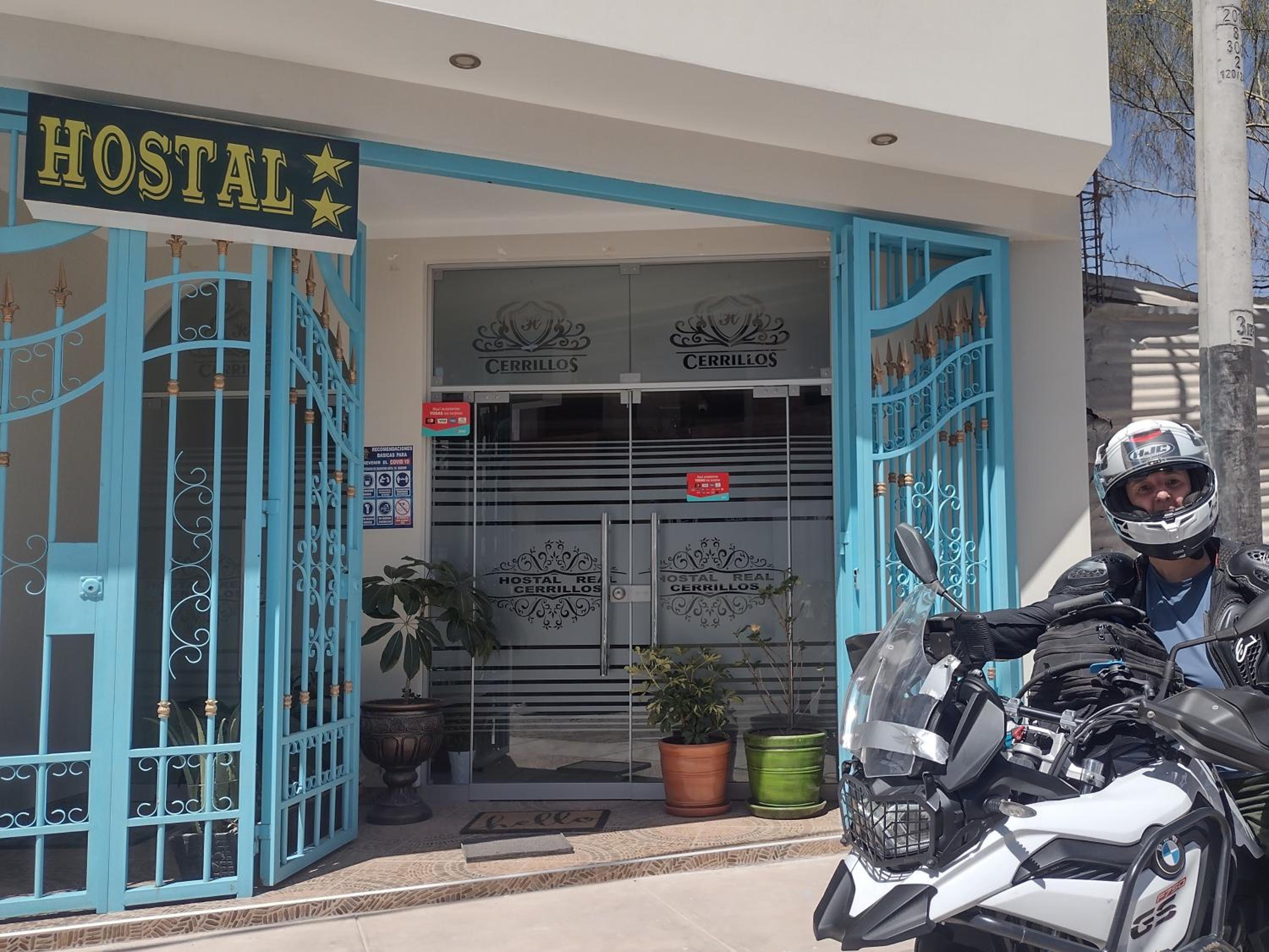 HOSTAL REAL CERRILLOS