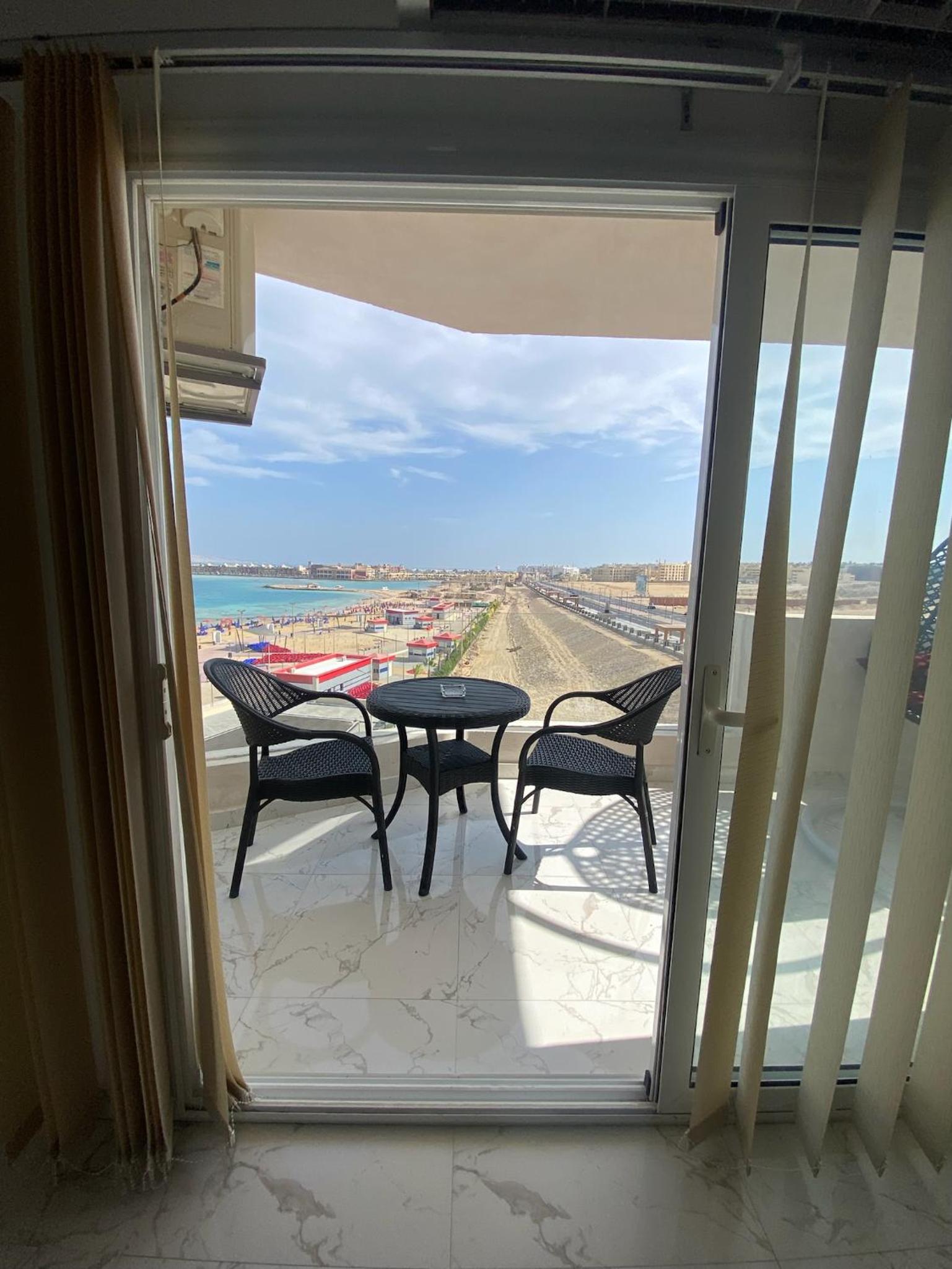 Blue Whale Hurghada Beach Front Apartments City Centre