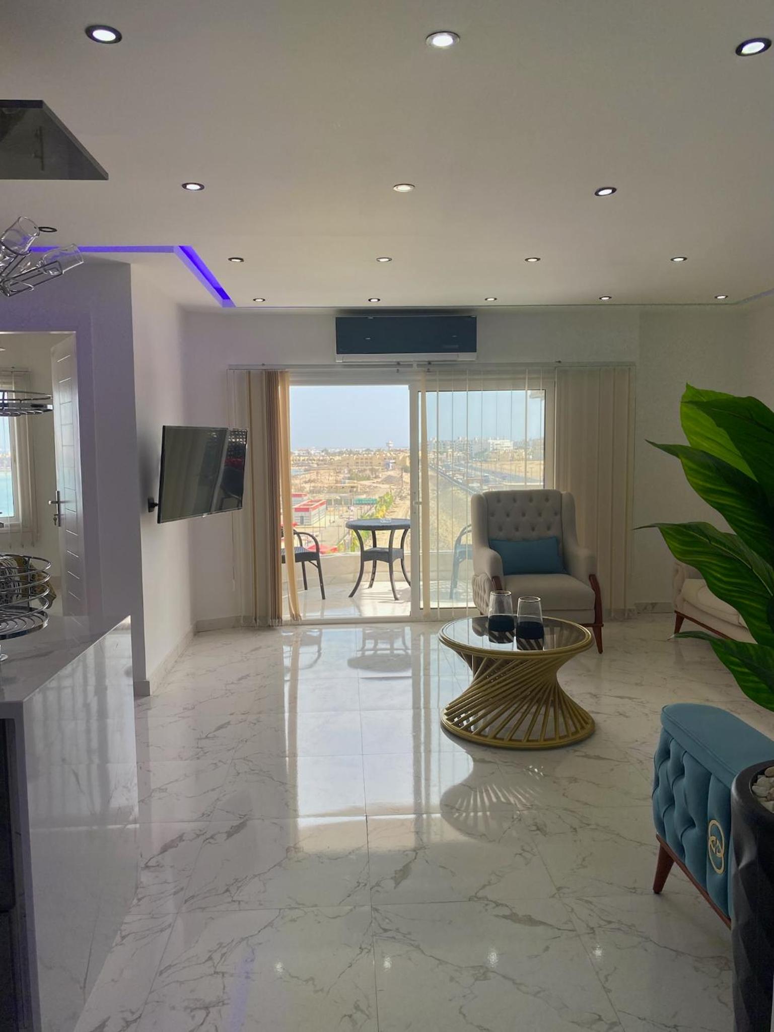 Blue Whale Hurghada Beach Front Apartments City Centre