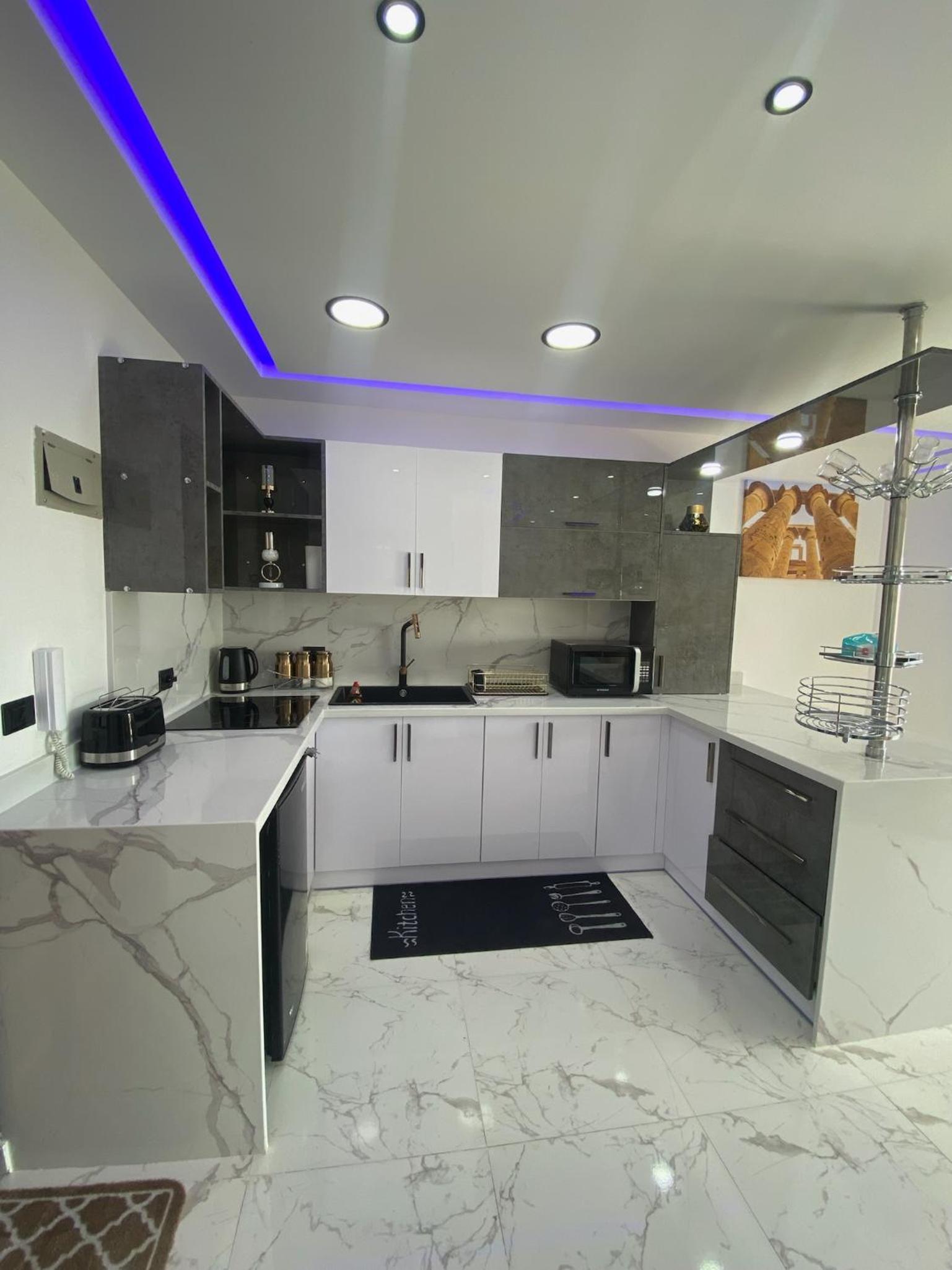 Blue Whale Hurghada Beach Front Apartments City Centre