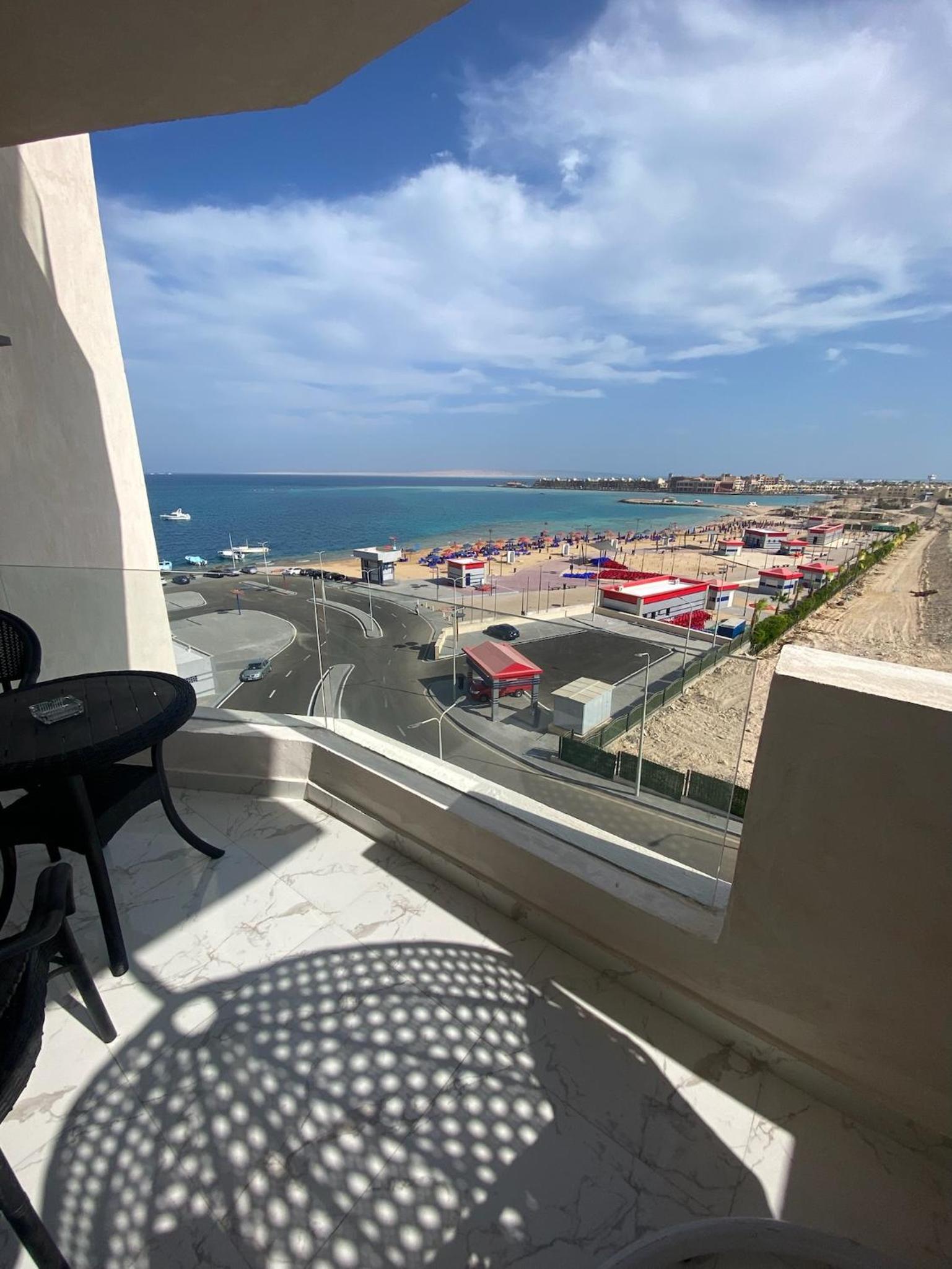 Blue Whale Hurghada Beach Front Apartments City Centre