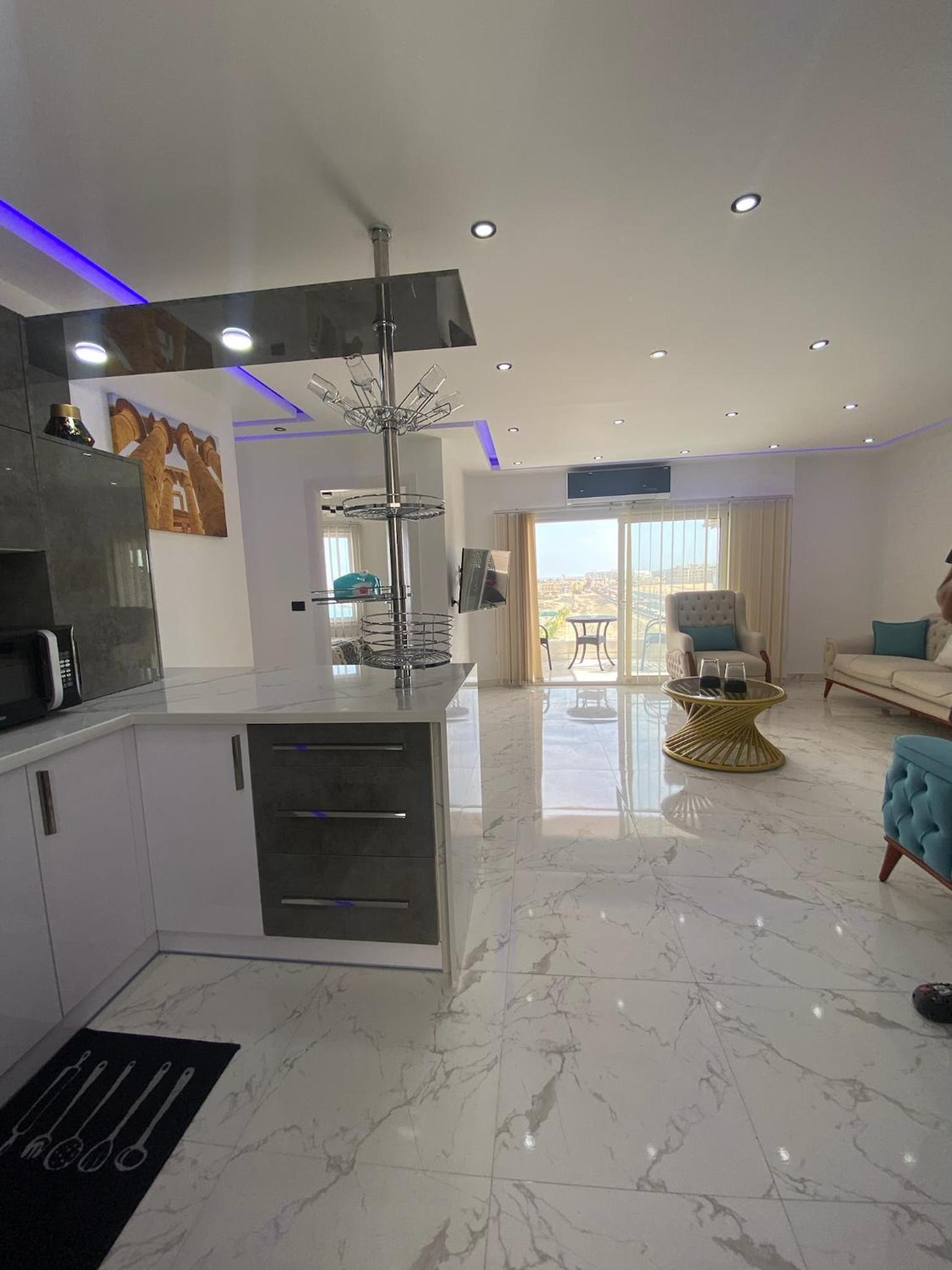 Blue Whale Hurghada Beach Front Apartments City Centre