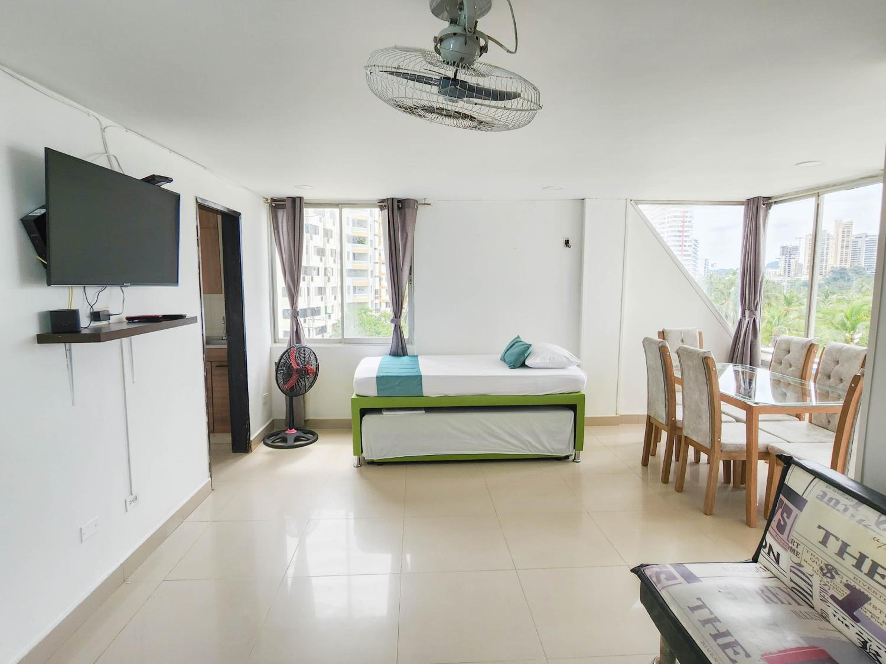 Apartamentos con salida directa al mar - Bedviajes