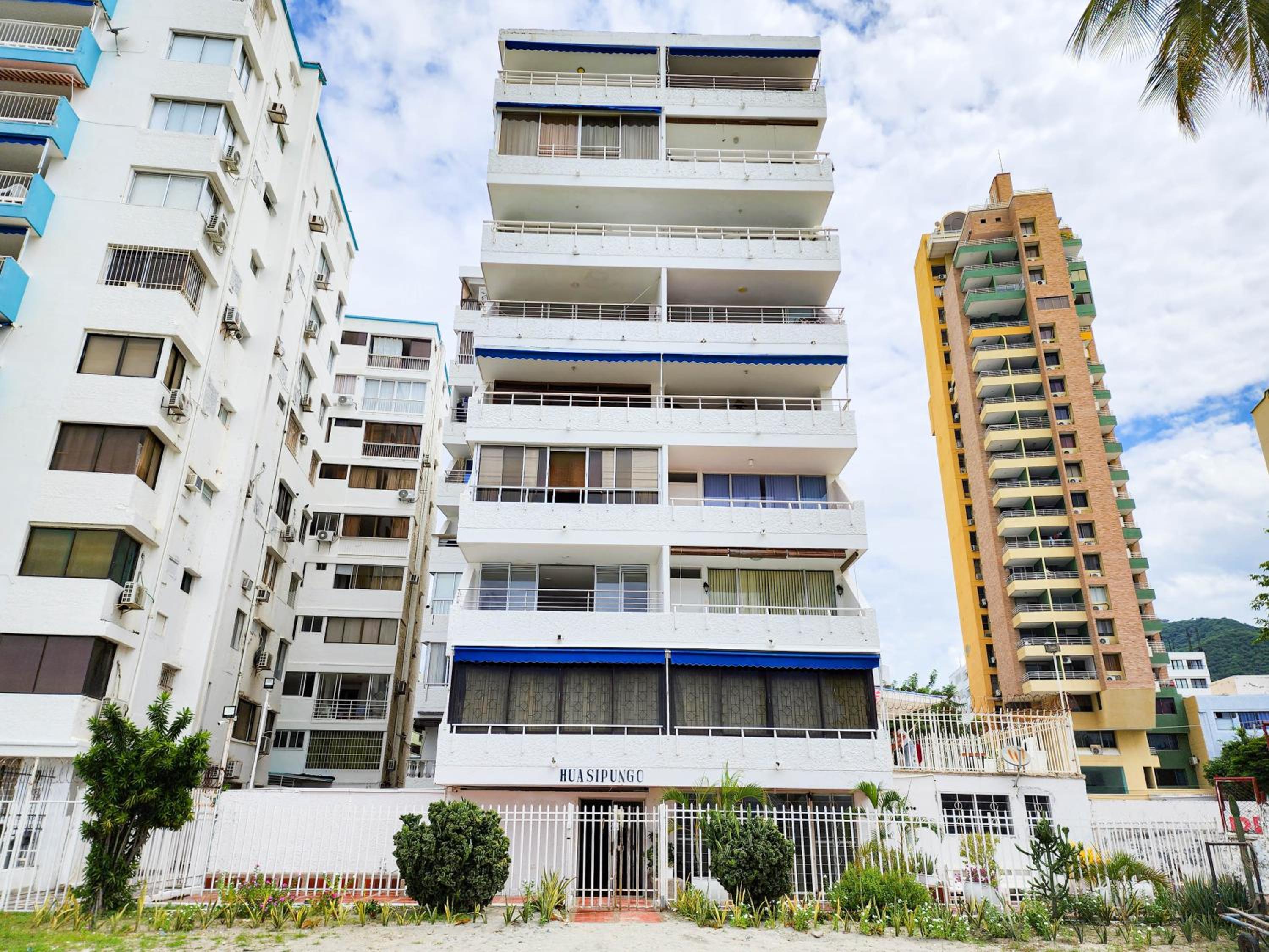 Apartamentos con salida directa al mar - Bedviajes