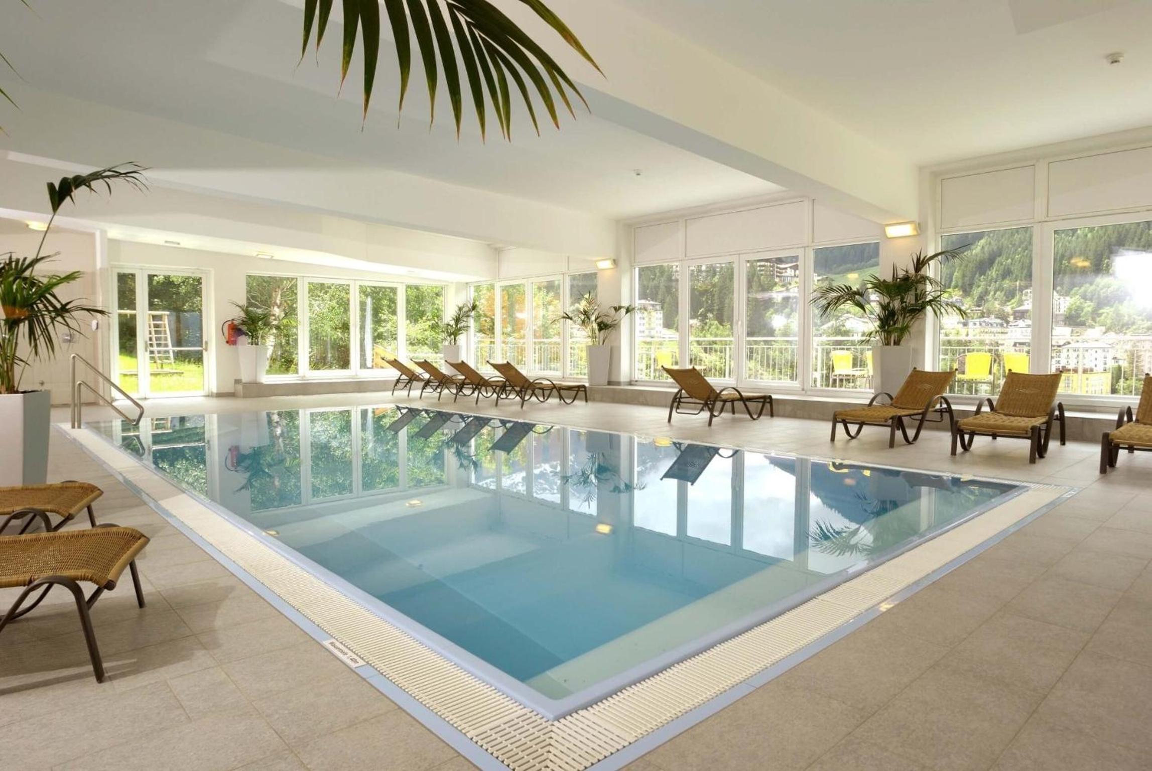 Design Apartments mit Pool und fantastischem Ausblick