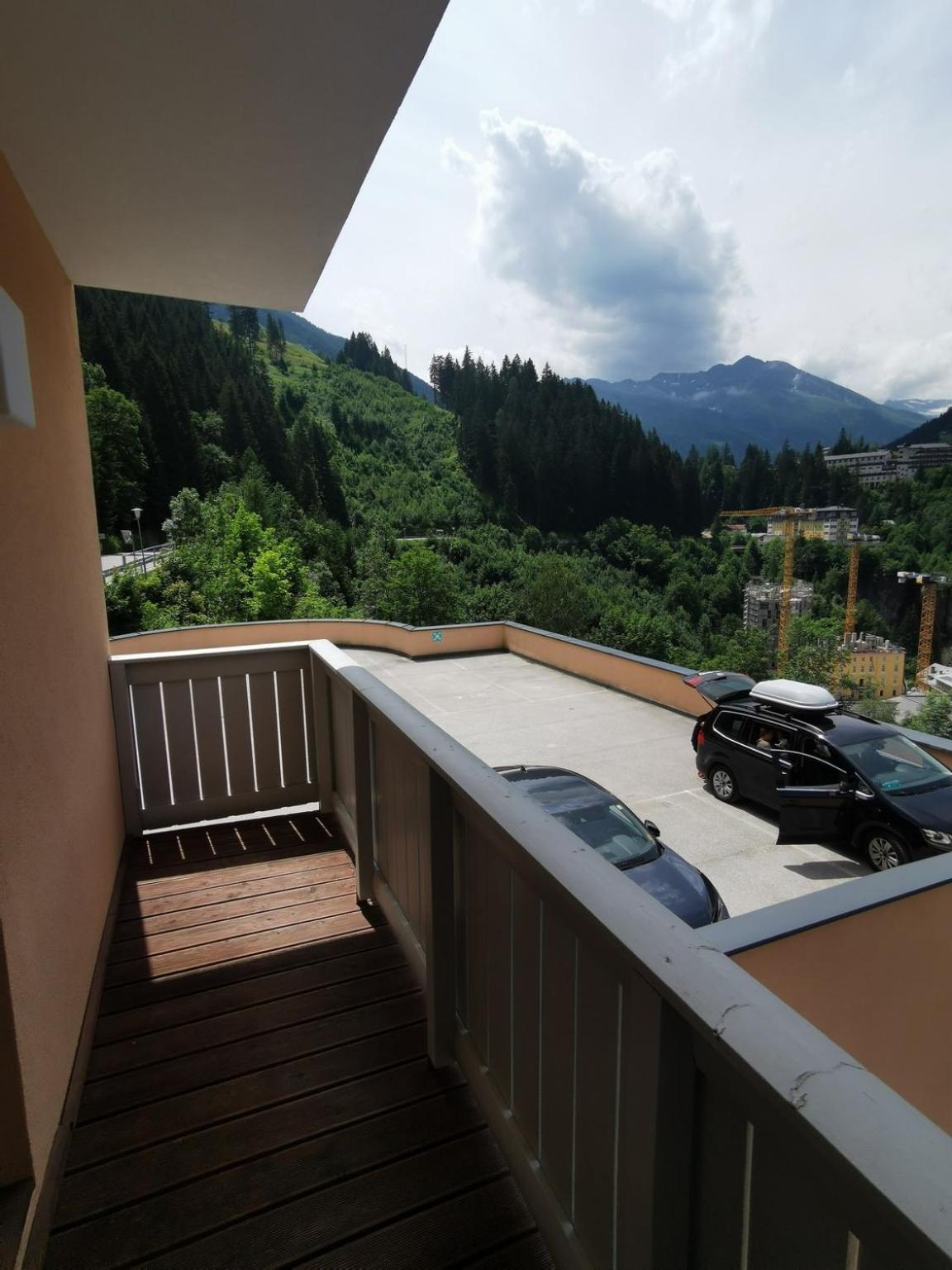 Design Apartments mit Pool und fantastischem Ausblick
