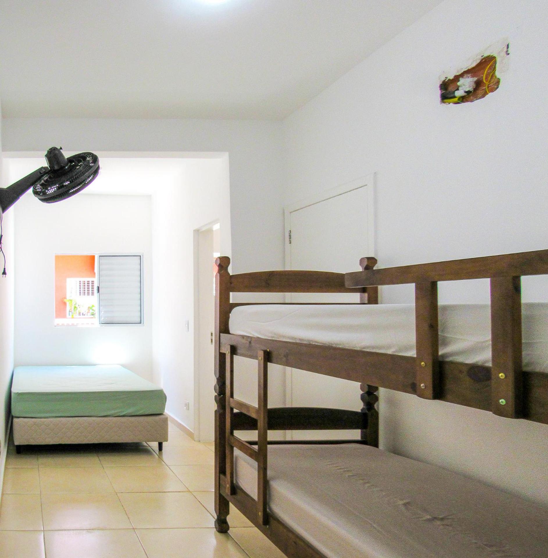 Casa incrivel c Wi-Fi a 3 min da Praia da Enseada