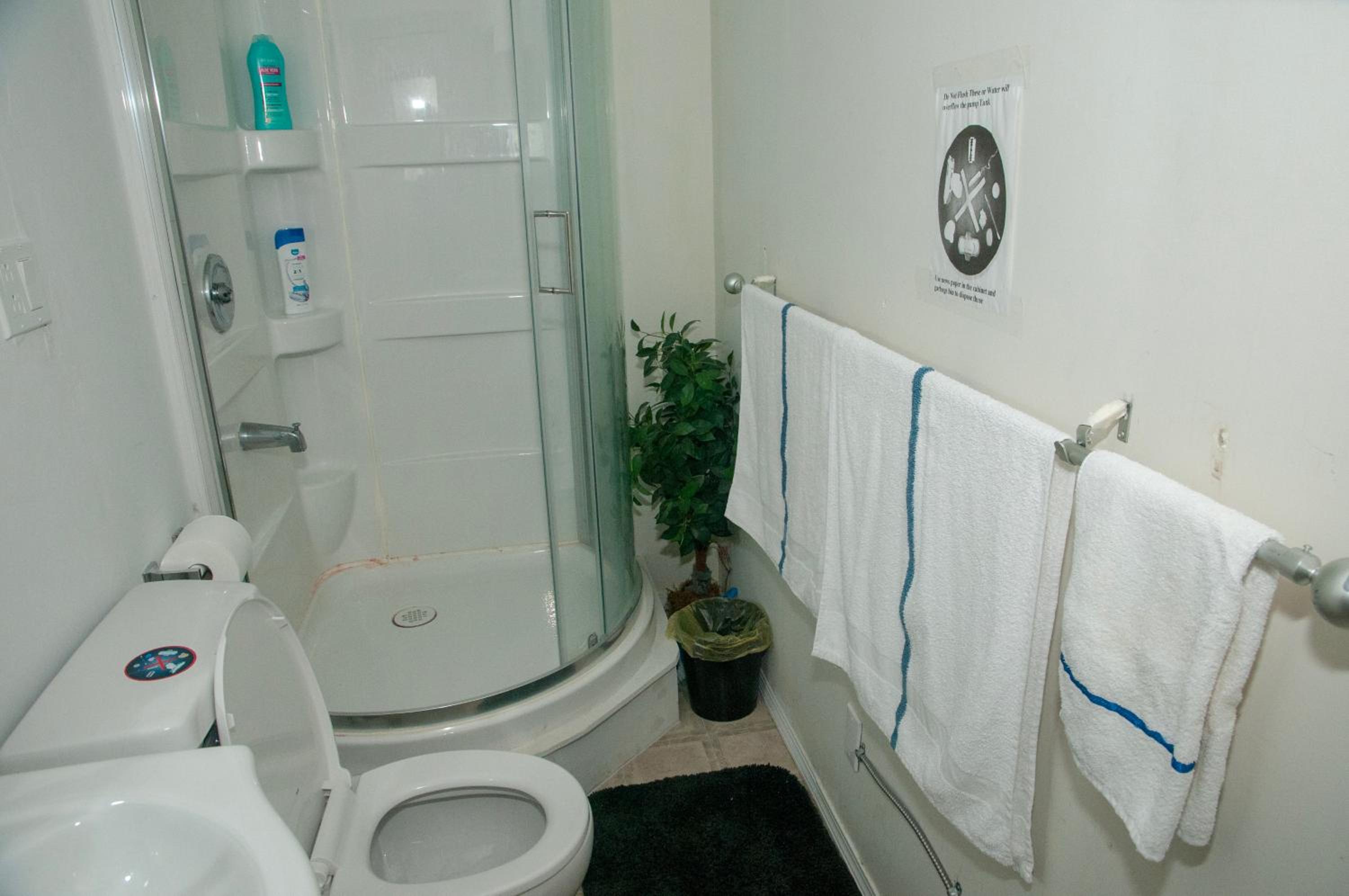 Guest Suite - Private Retreat - J-1