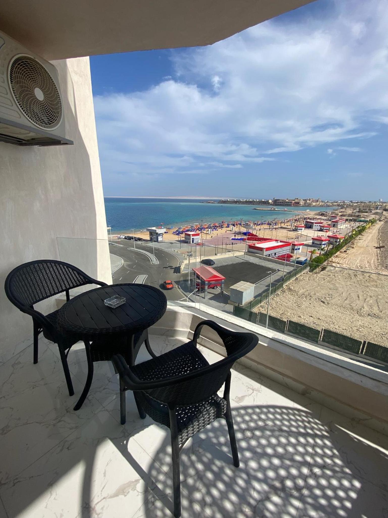 Blue Whale Hurghada Beach Front Apartments City Centre
