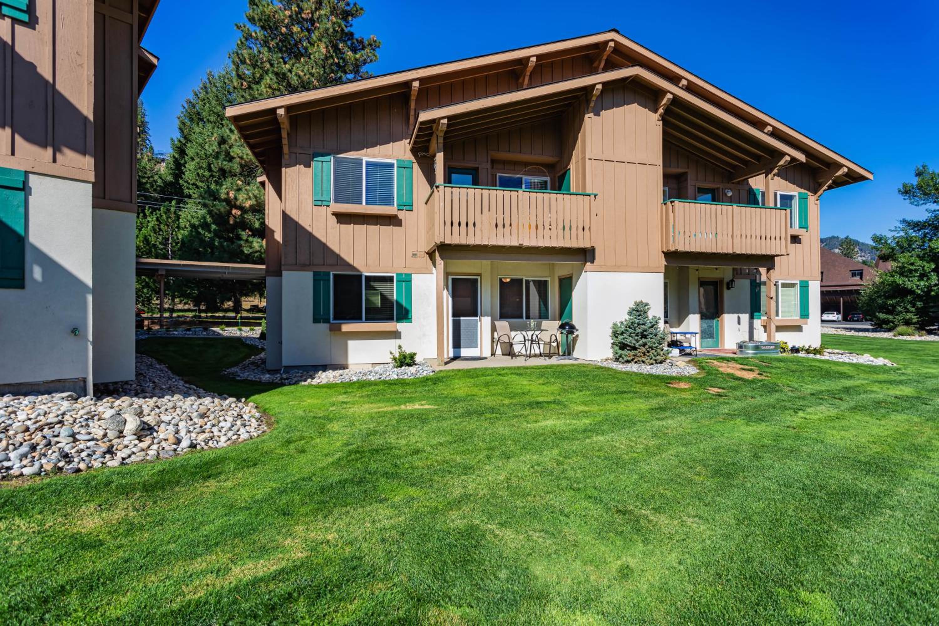 Hotel Alpine Escape - Image 1