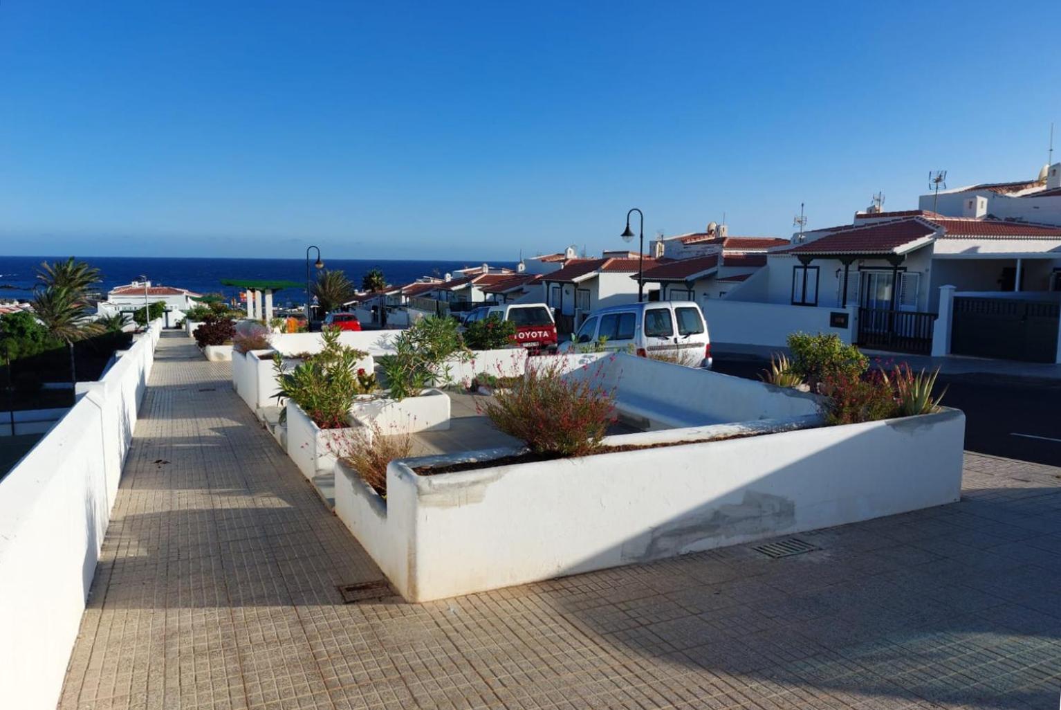 Abades Beach houses by Apartamentos Estrella del Norte
