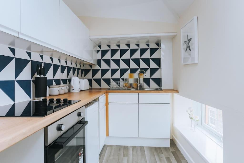 The Lighthouse, Boutique apartment in the town centre view 5