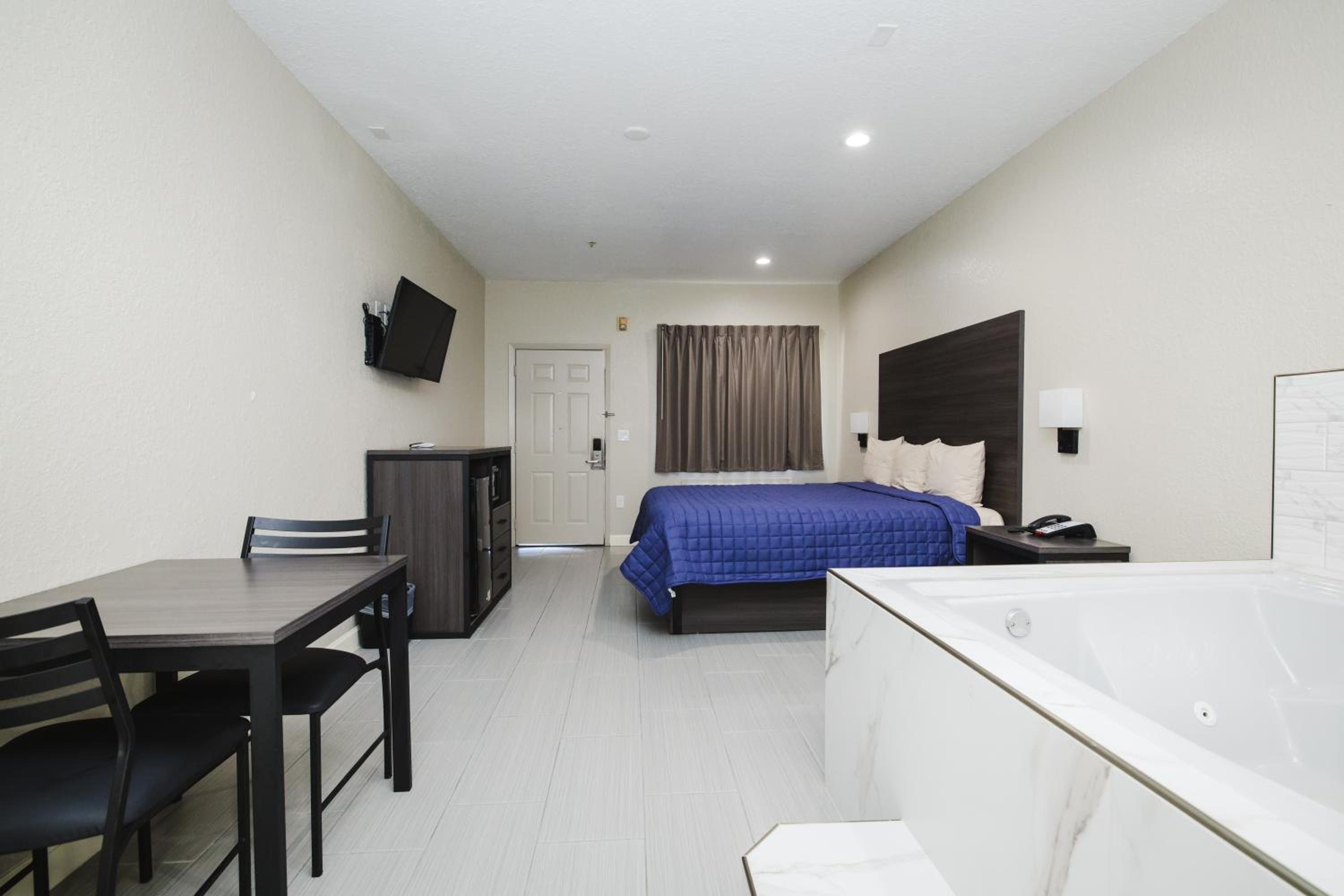 Winchester Inn and Suites Humble/IAH/North Houston - Property Image 1