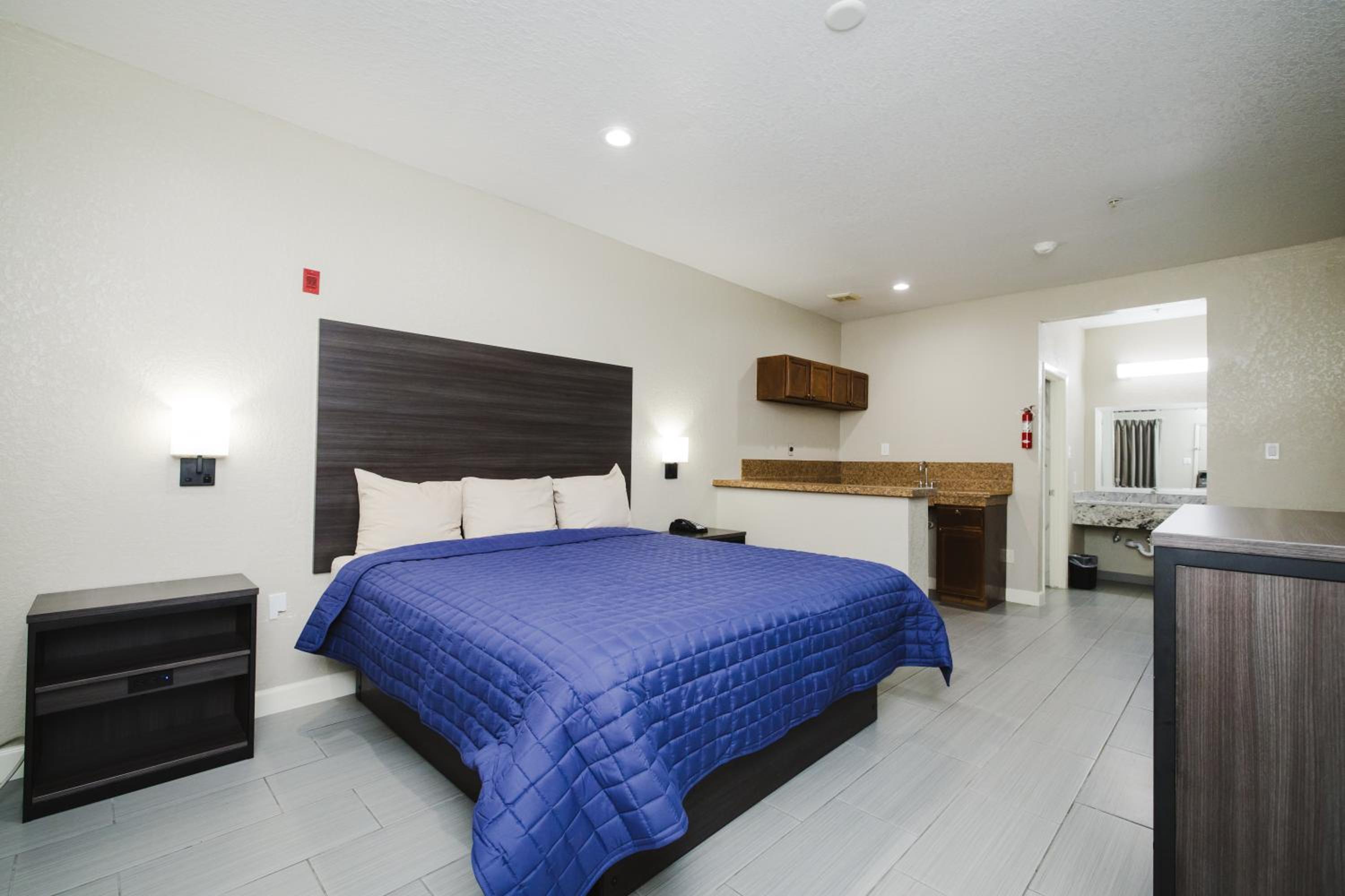 Winchester Inn and Suites Humble/IAH/North Houston - Property Image 8