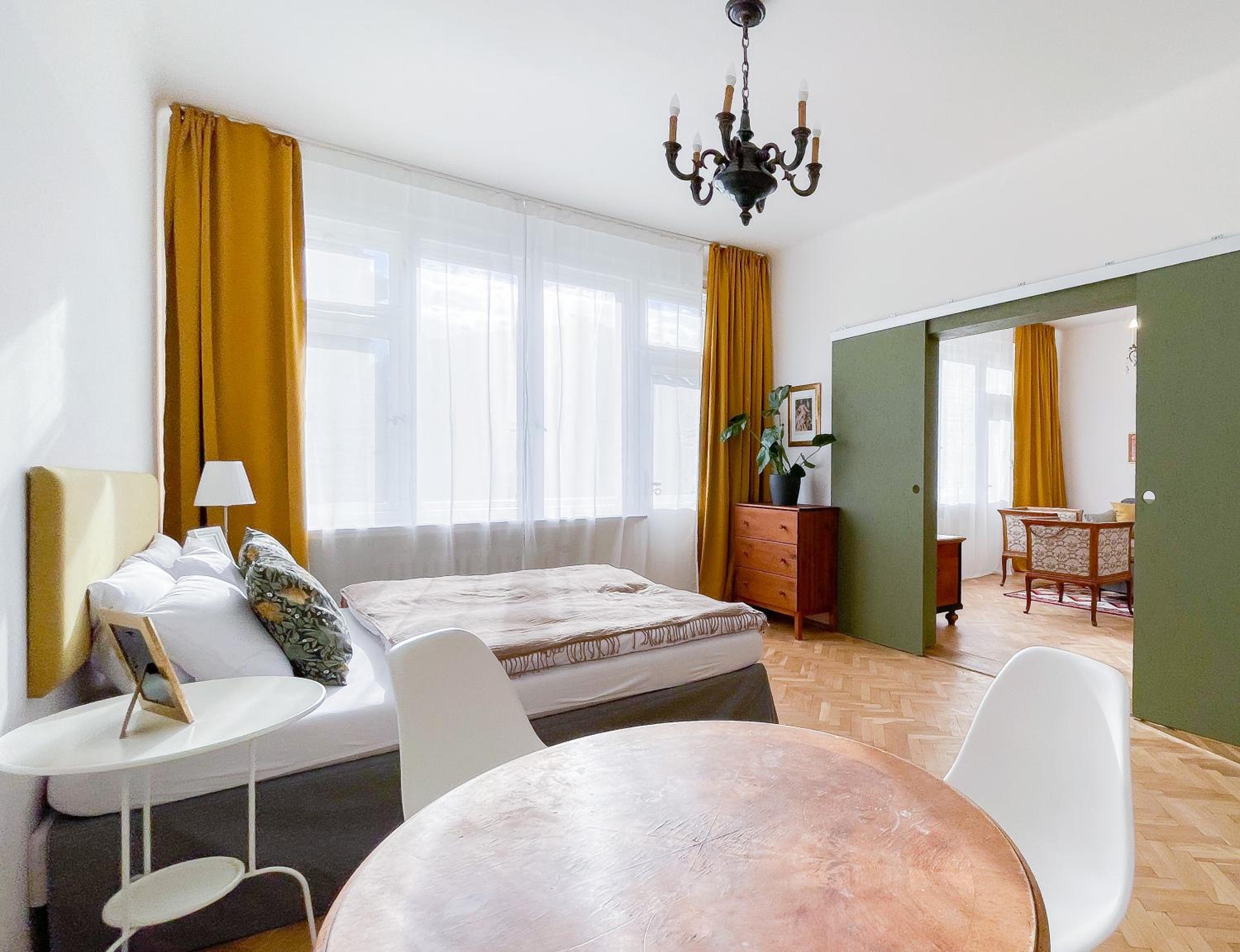 TurnKey I Vintage Terrace Apartment