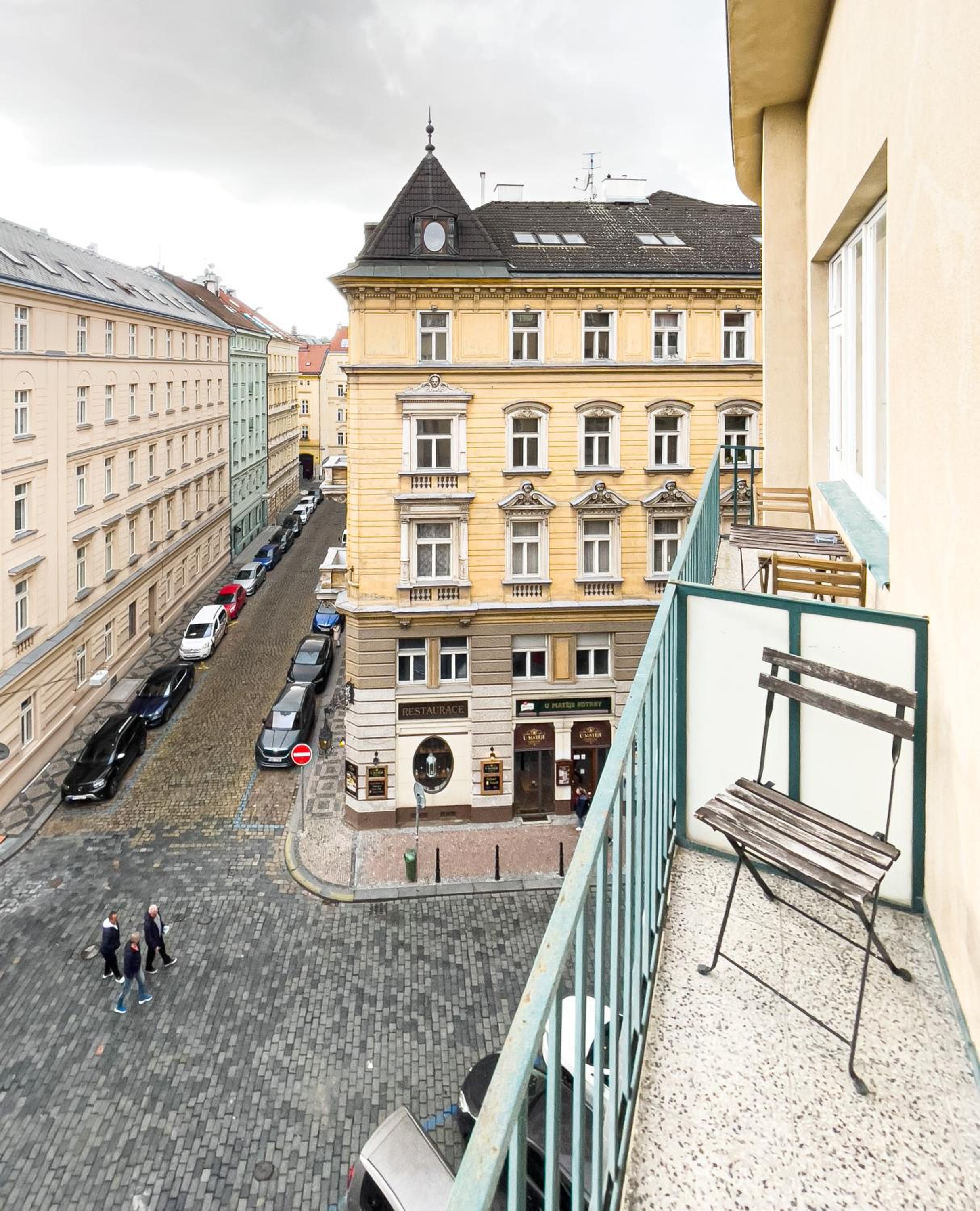 TurnKey I Vintage Terrace Apartment