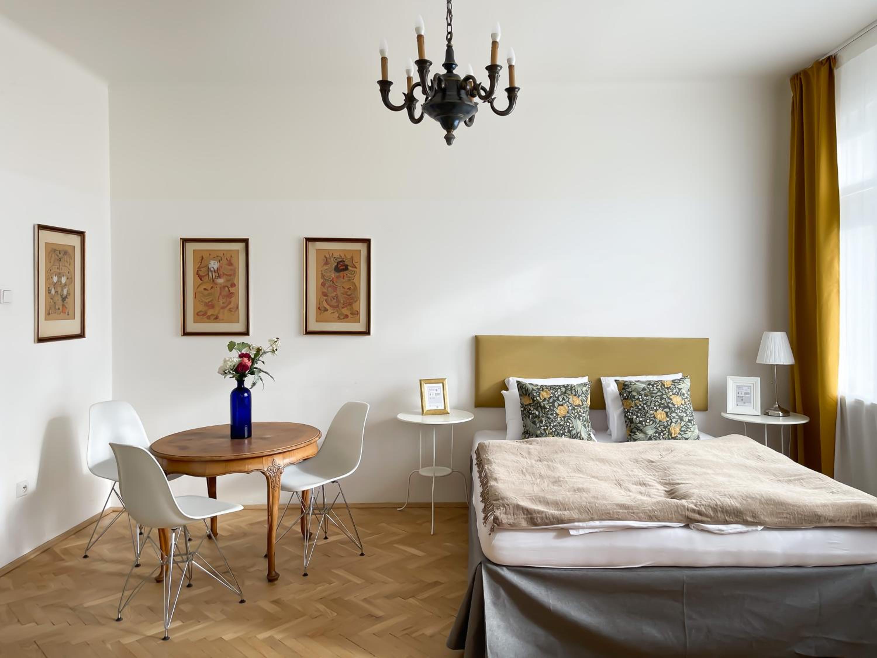 TurnKey I Vintage Terrace Apartment