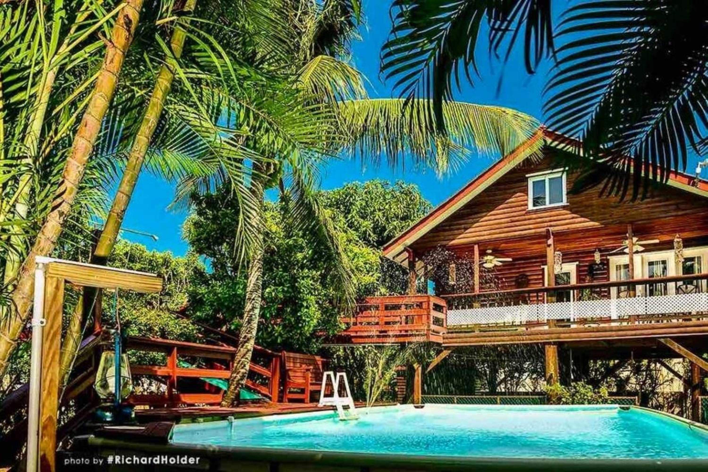 CentralCity “Paradise” Private Mini Resort & Pool