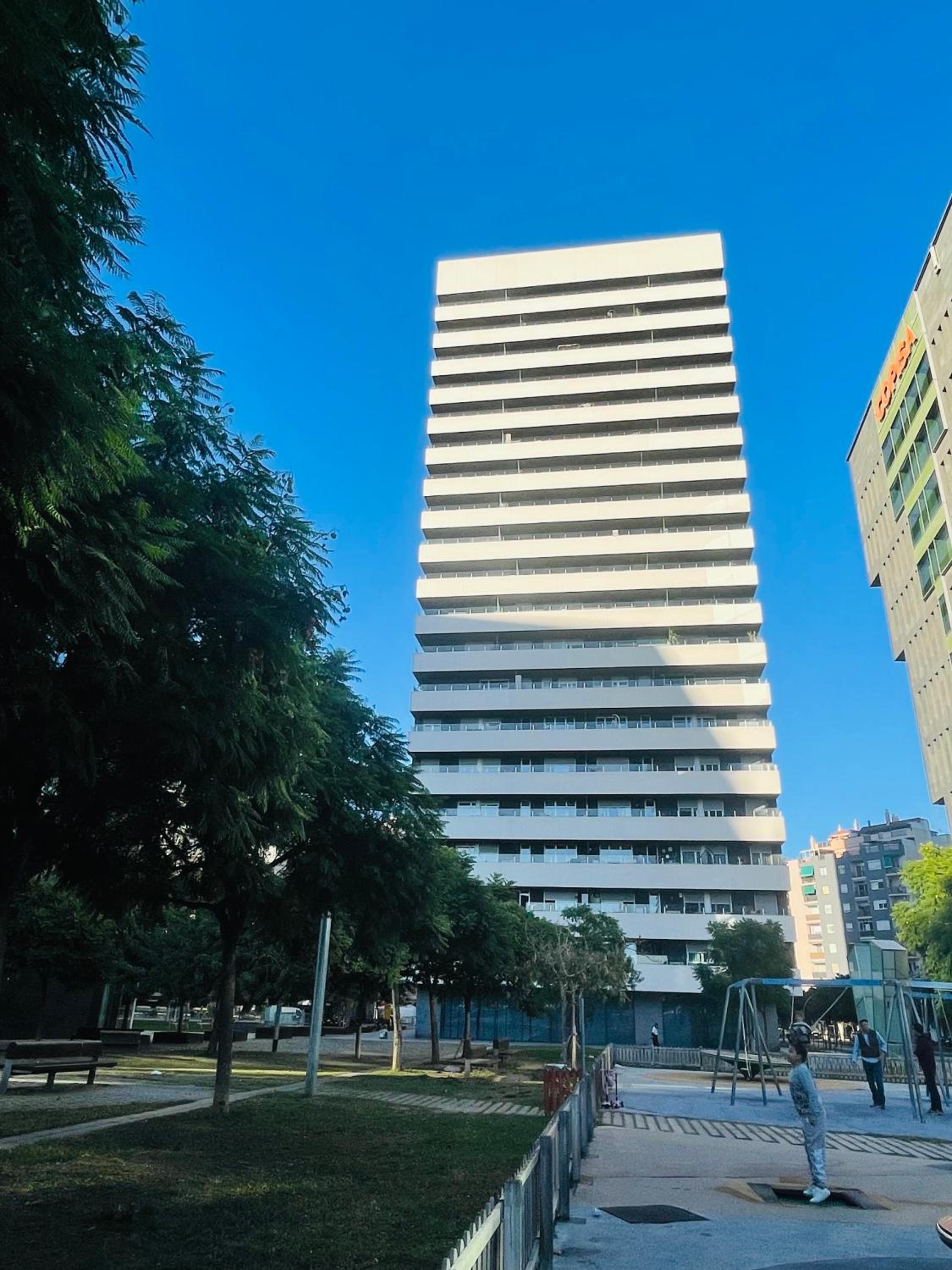 Fira de Barcelona City View Apartment with Garage Parking